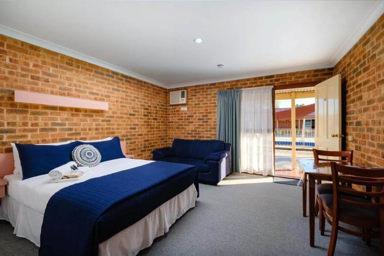 Bed in The Lydoun Motel