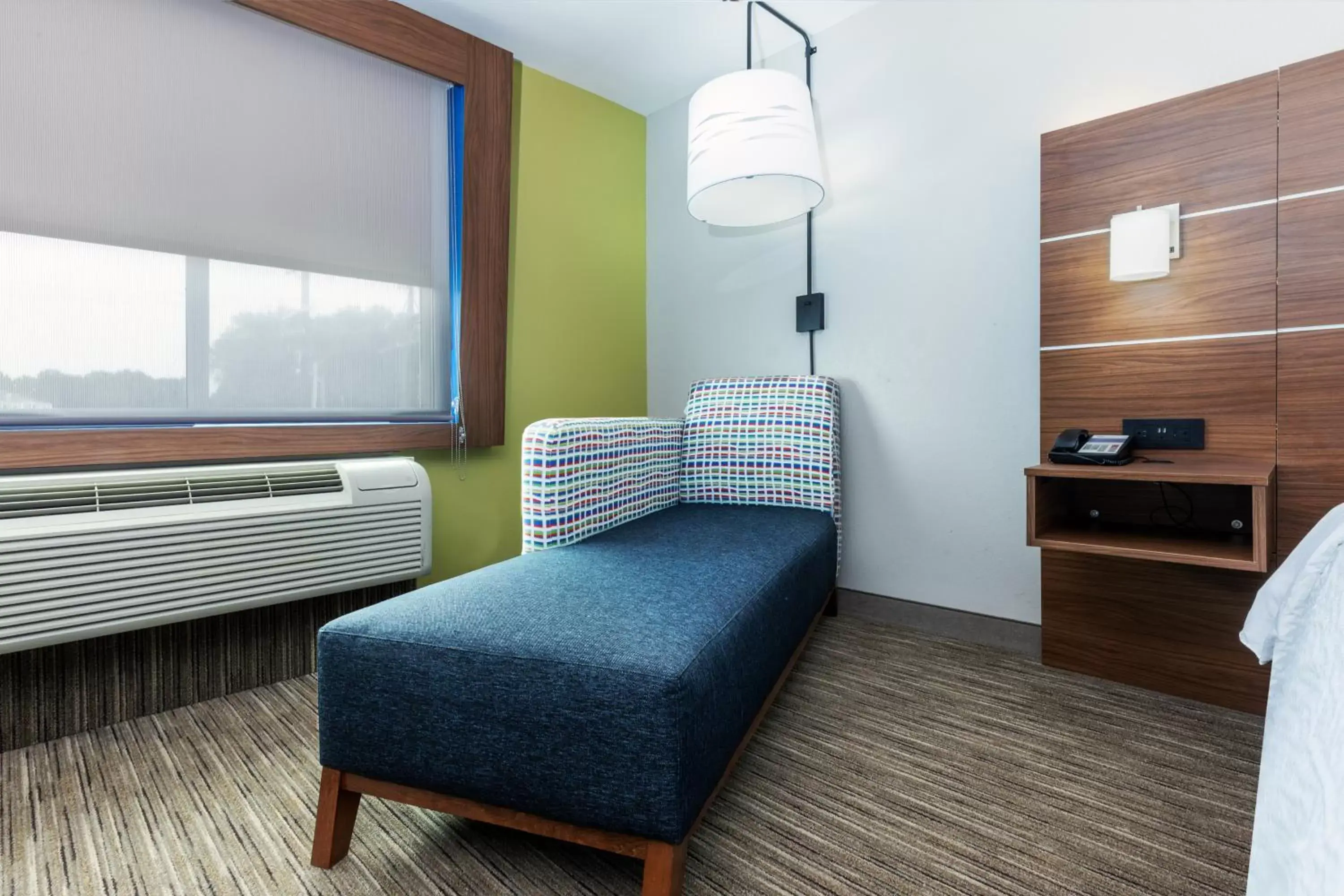Guests, Seating Area in Holiday Inn Express Hotel & Suites Lafayette South, an IHG Hotel