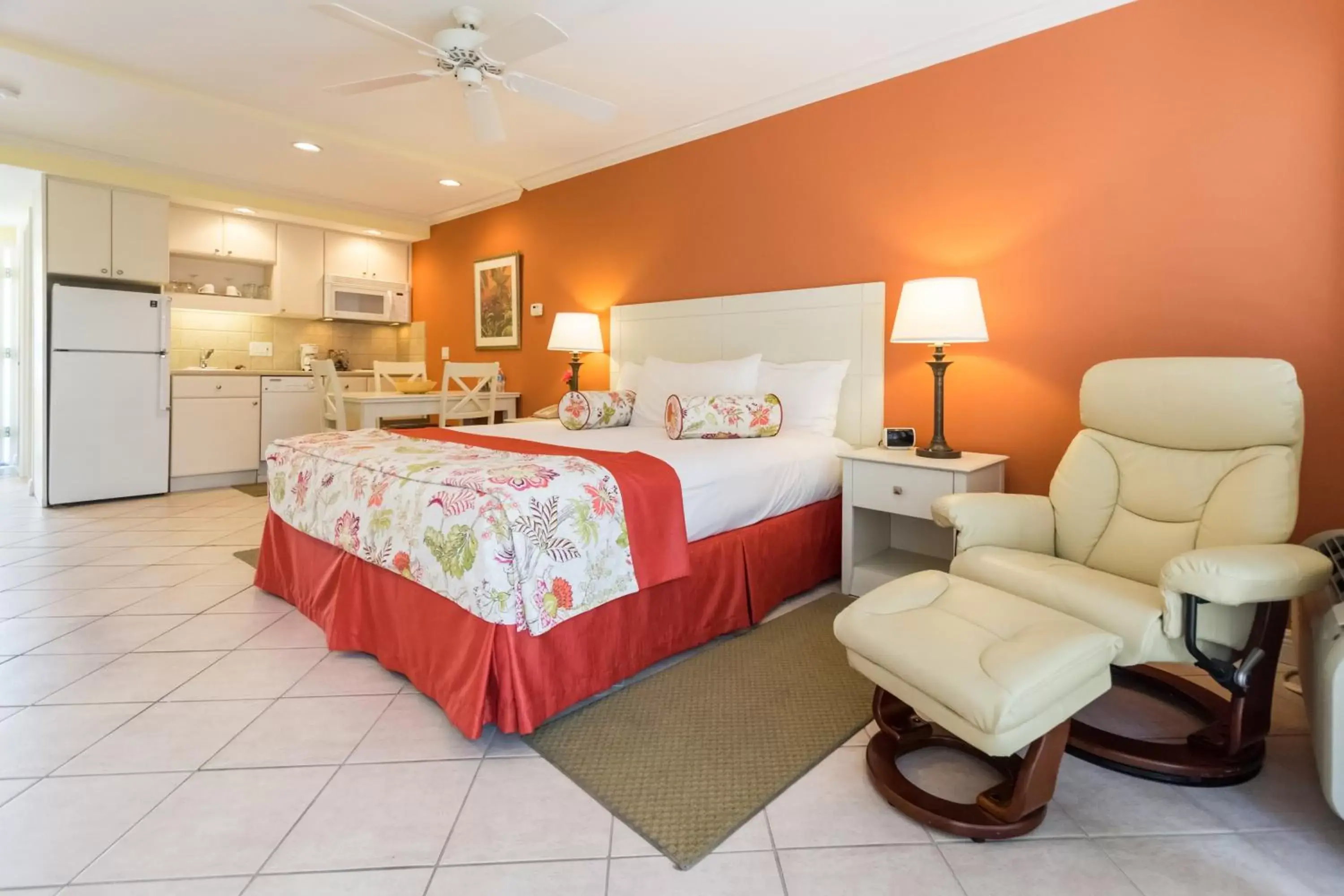 Bed in Inn at the Beach-Venice Florida