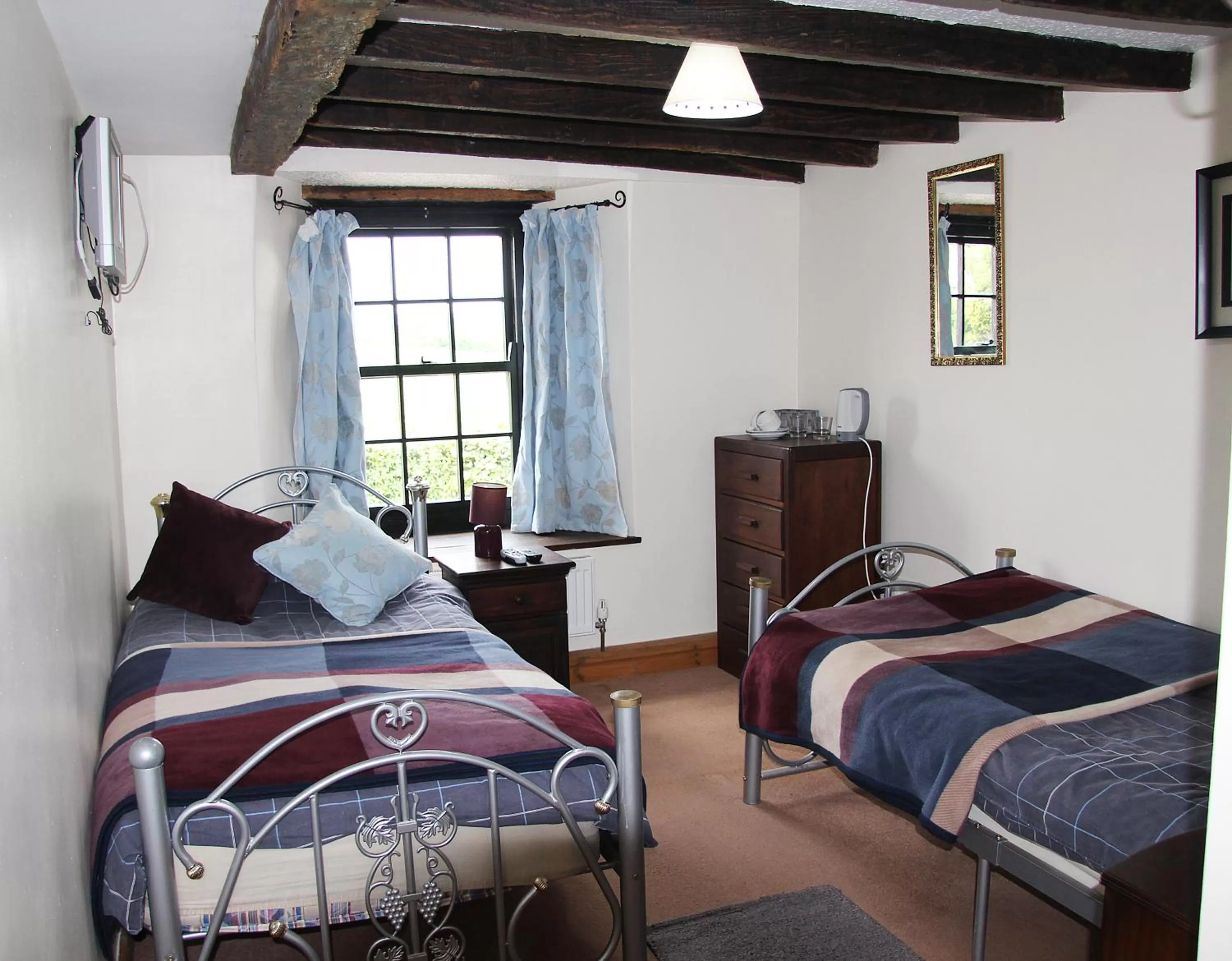 Bed in The crown inn Longtown