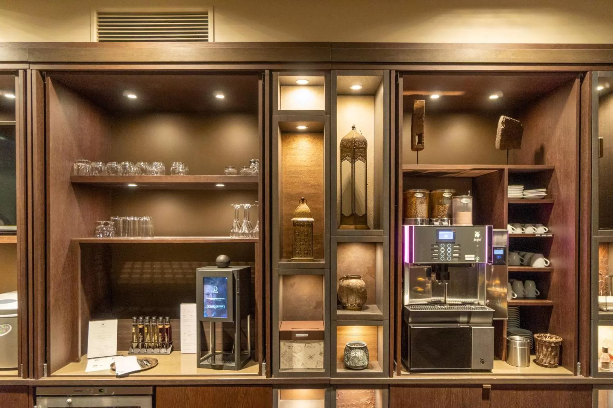 Communal lounge/ TV room in Hotel Villa Saxe Eiffel