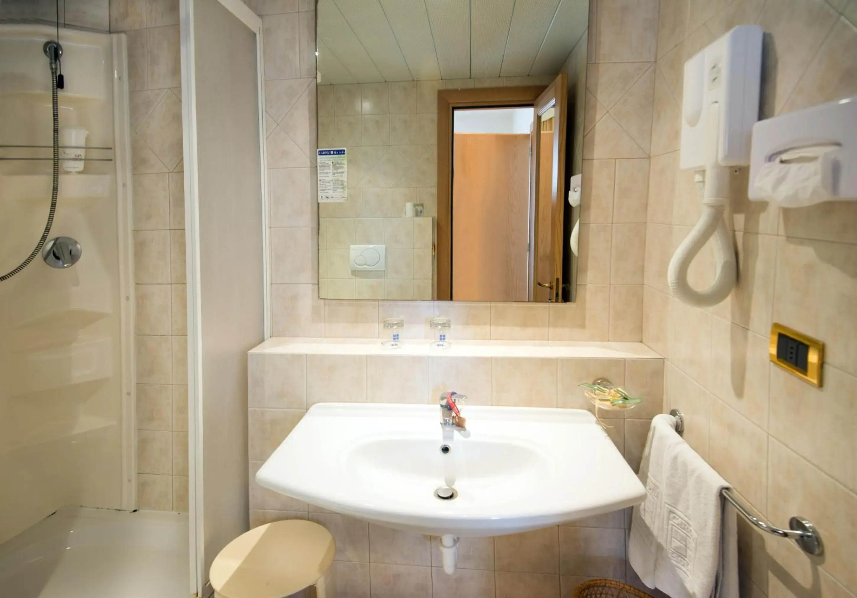 Bathroom in Joli Park Hotel - Caroli Hotels