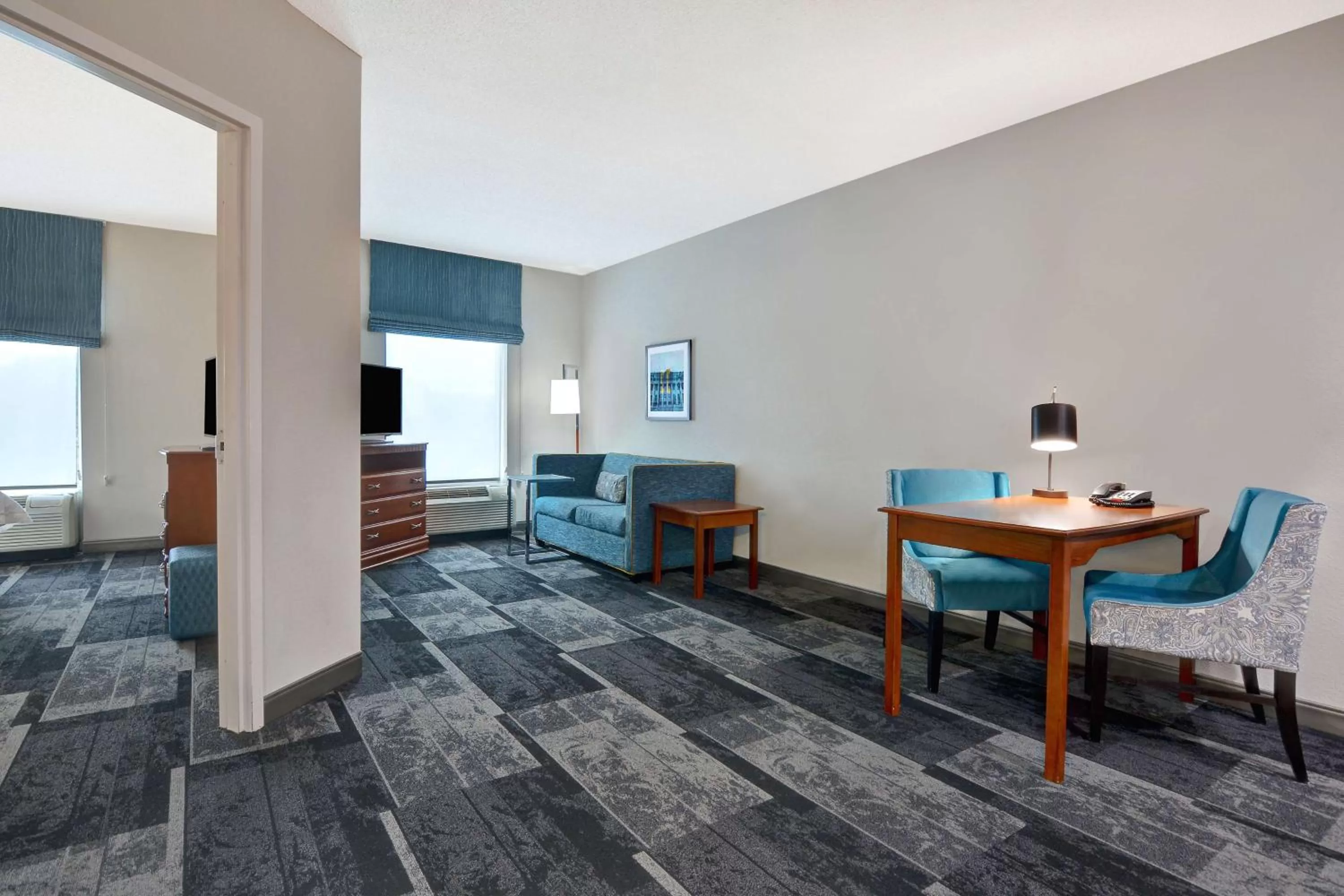 Bedroom in Hampton Inn & Suites Birmingham-Hoover-Galleria