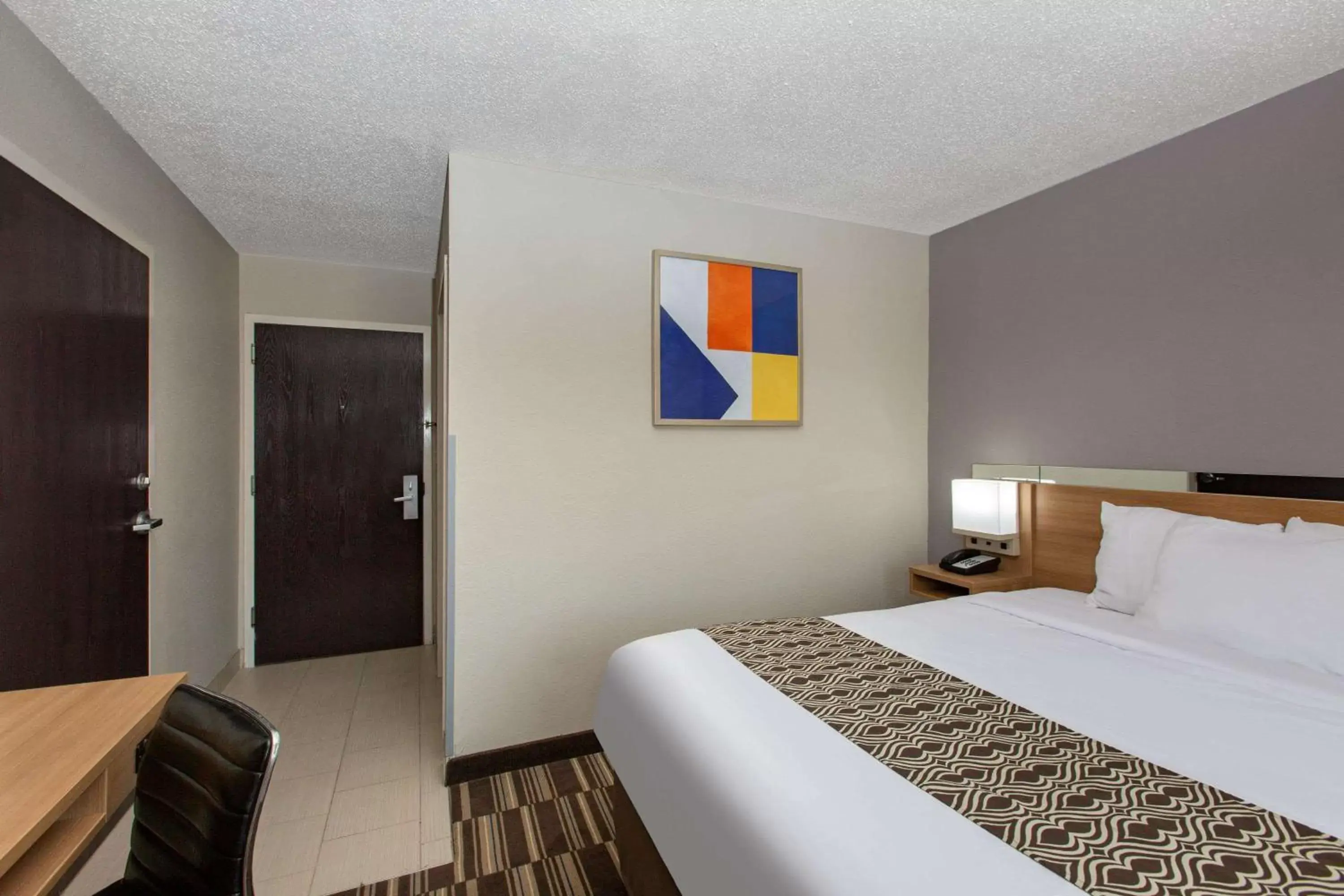 Photo of the whole room, Bed in Microtel Inn & Suites by Wyndham Augusta/Riverwatch