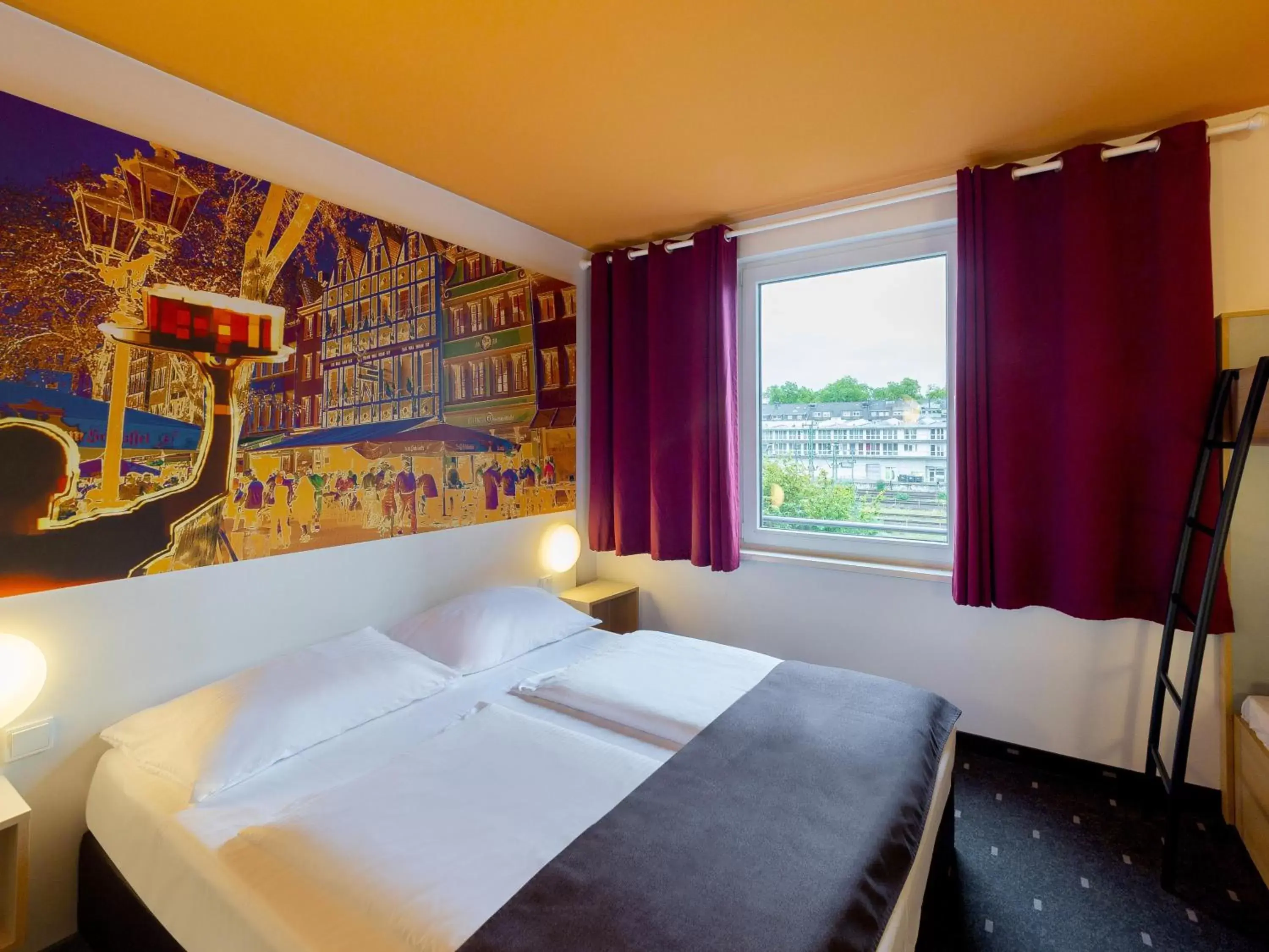 Photo of the whole room, Bed in B&B Hotel Düsseldorf-City