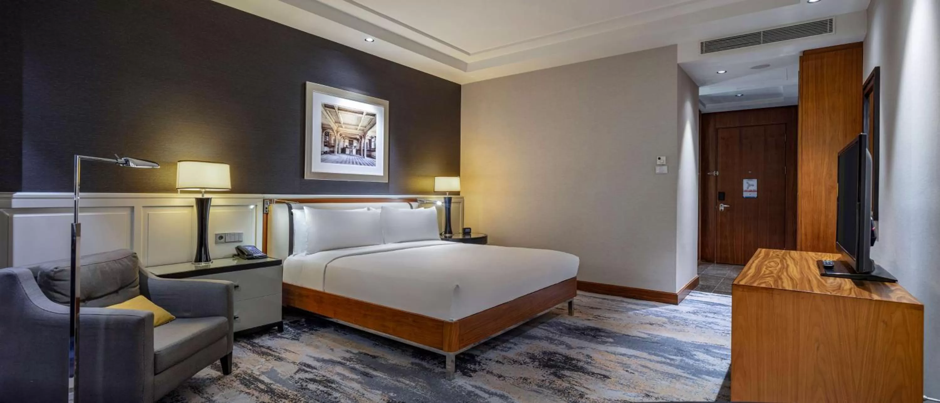 Bed in Hilton Istanbul Bomonti