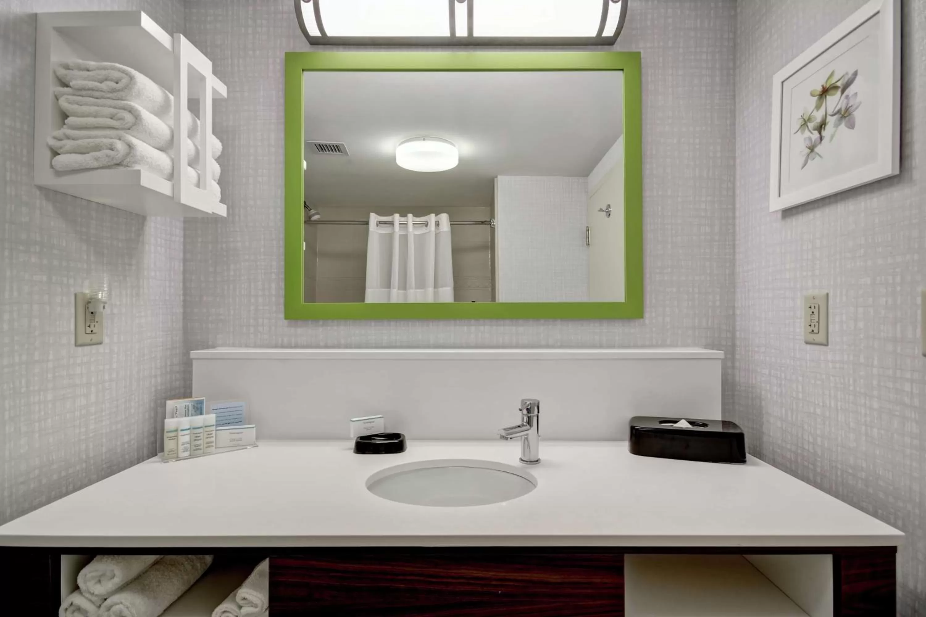 Bathroom in Hampton Inn & Suites Guelph