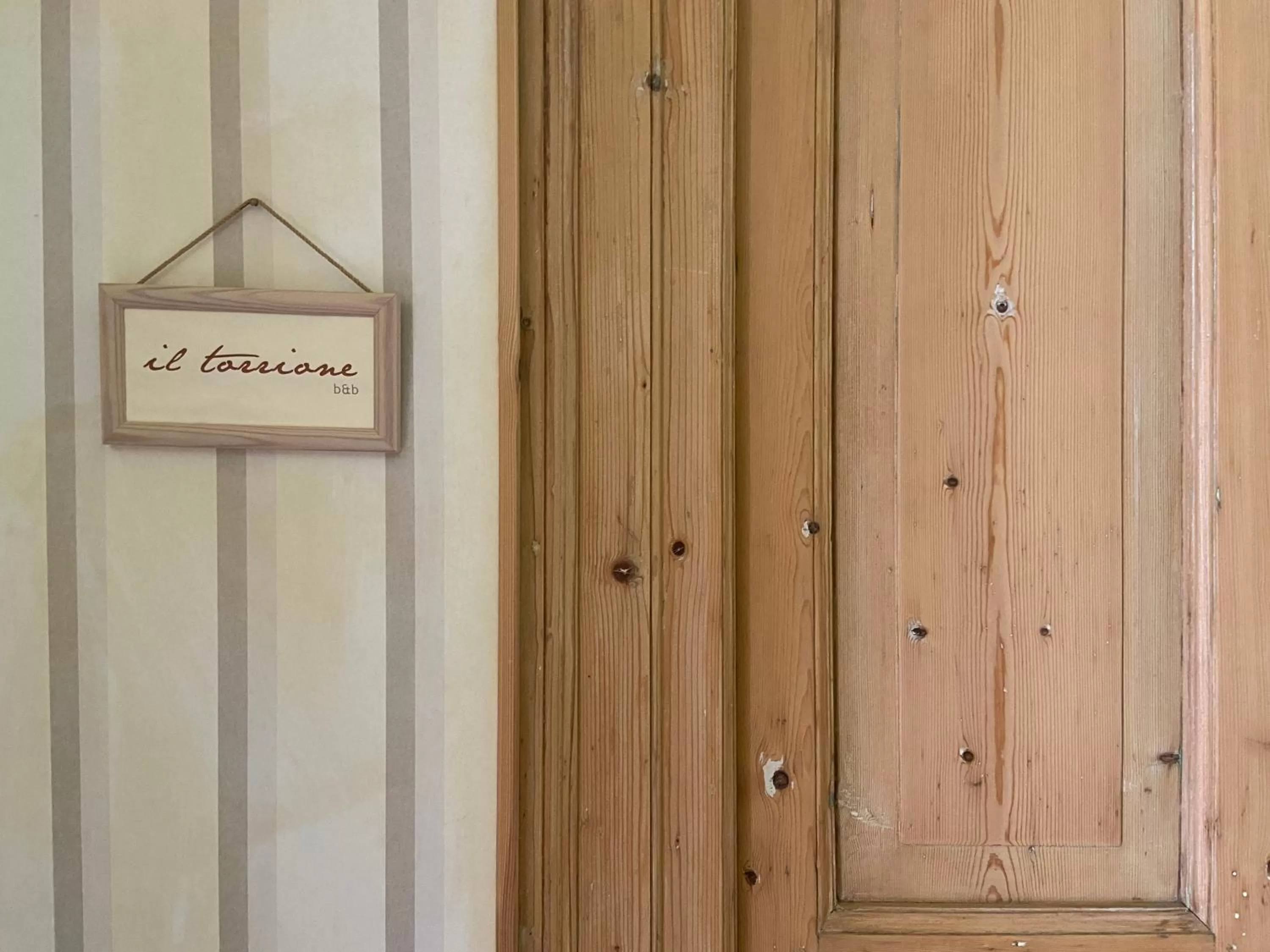 wardrobe in B&B Porta Baresana