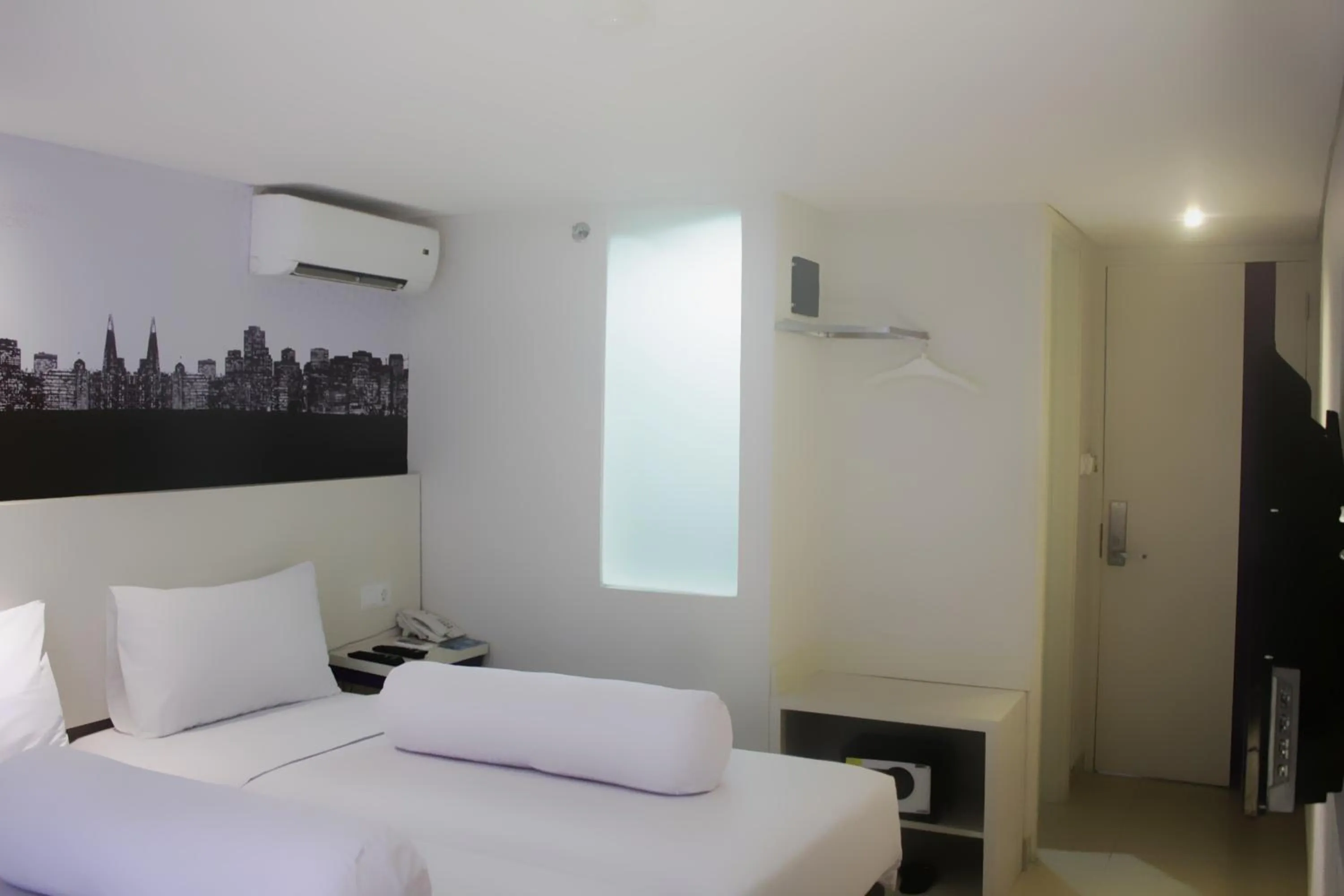 Decorative detail, Bed in Vio Cihampelas