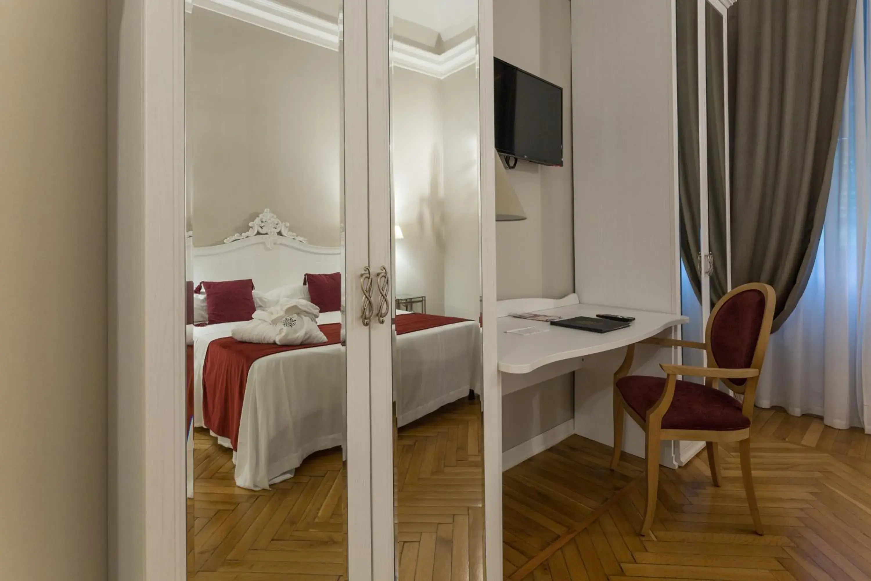 Photo of the whole room, Bed in Mediterraneo Emotional Hotel & Spa