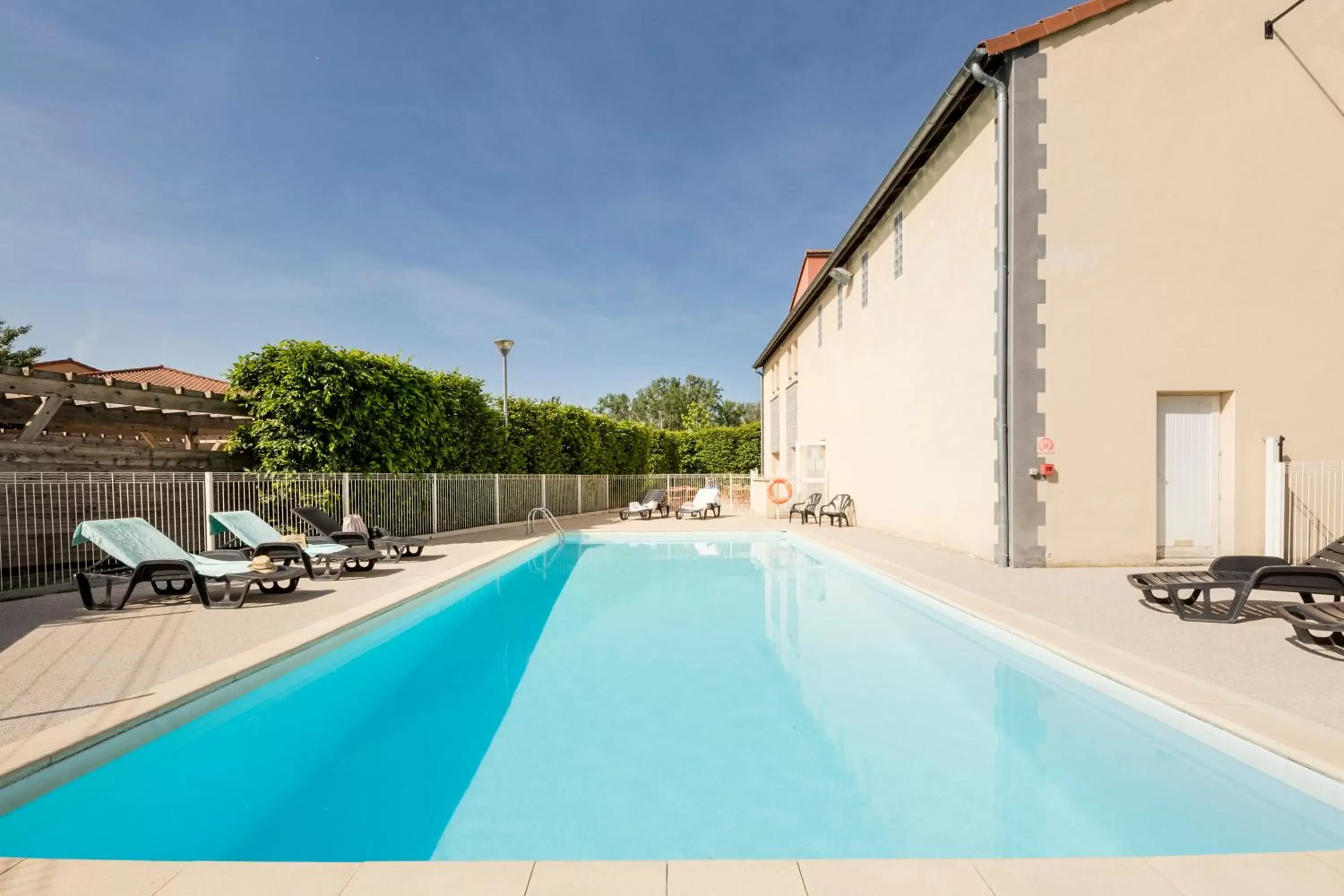 Property building, Swimming Pool in Garden & City Clermont-Ferrand - Gerzat