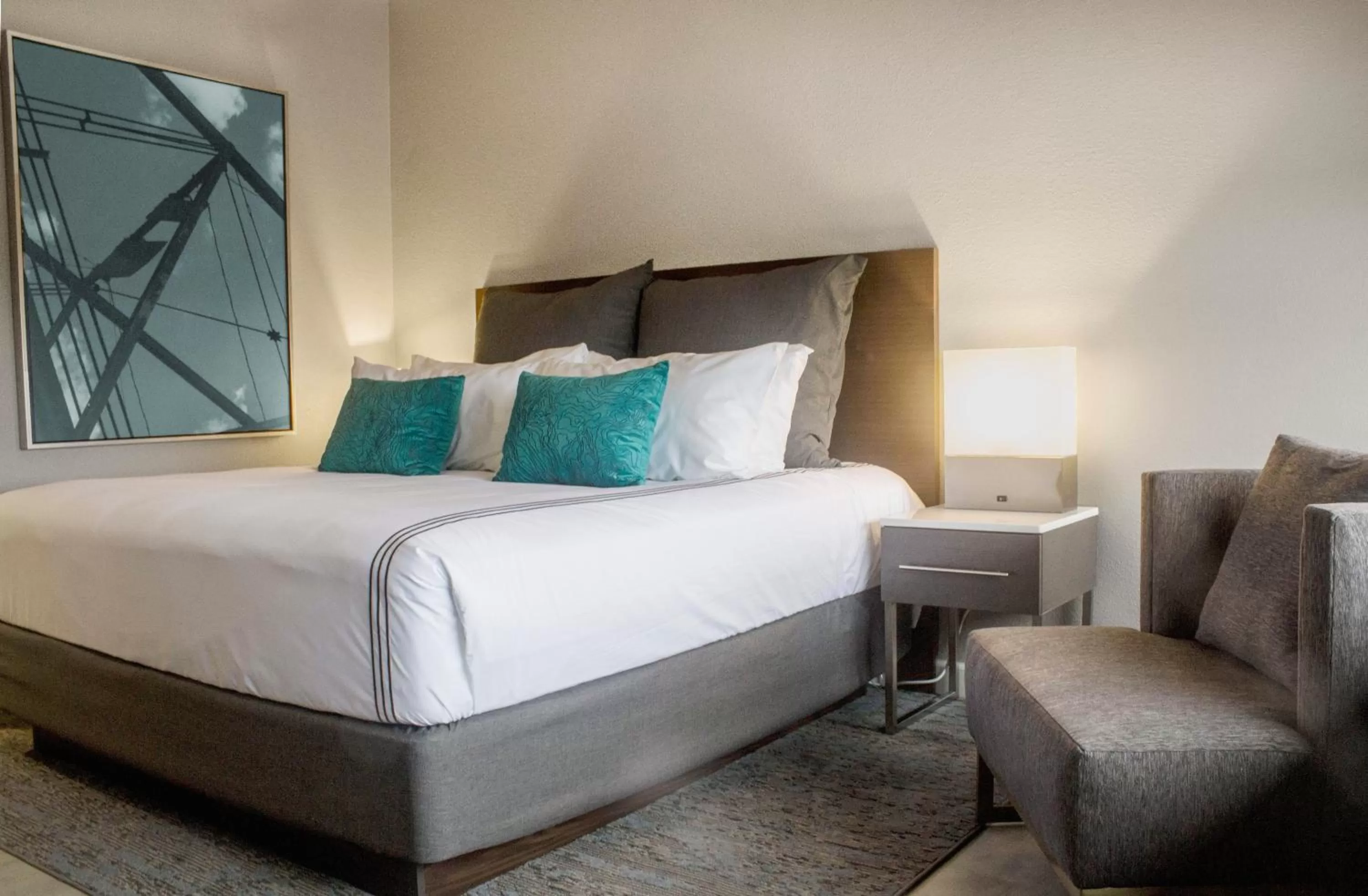 Photo of the whole room, Bed in Hotel Indigo Harrisburg - Hershey by IHG