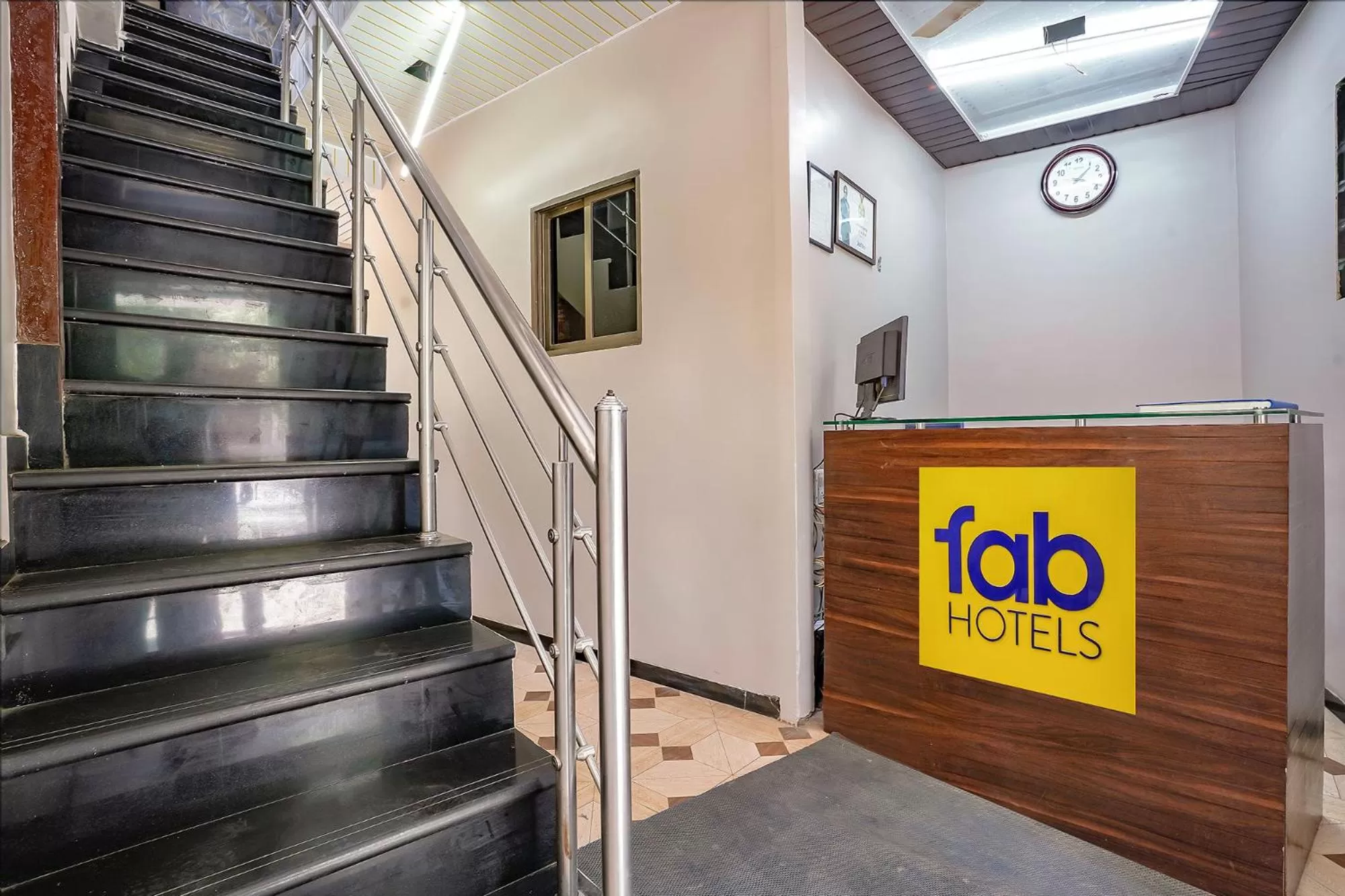 Lobby or reception in FabExpress Comfort stay - Nr Mumbai International Airport