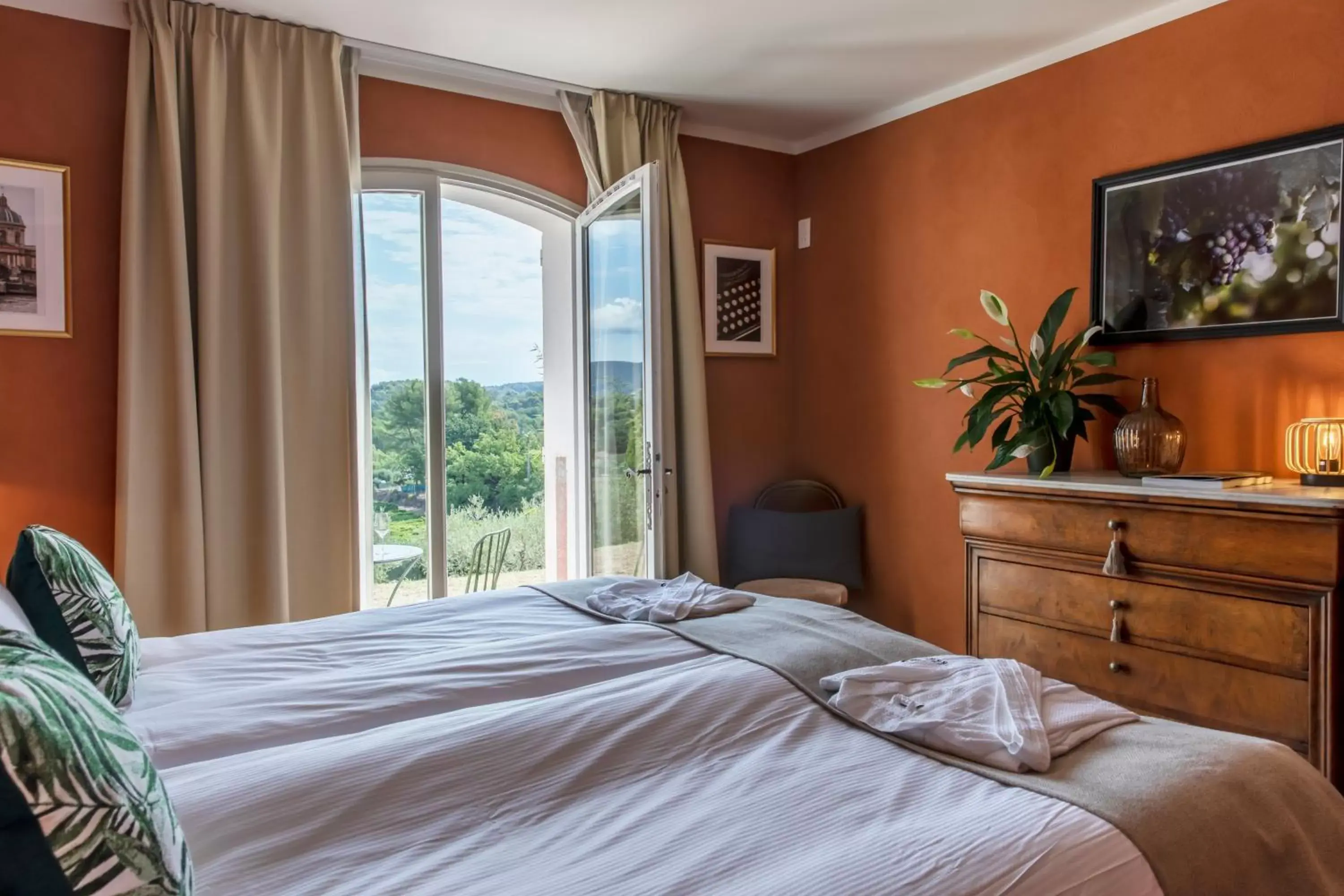 Bed in Domaine Rabiega - Vineyard and Boutique hotel