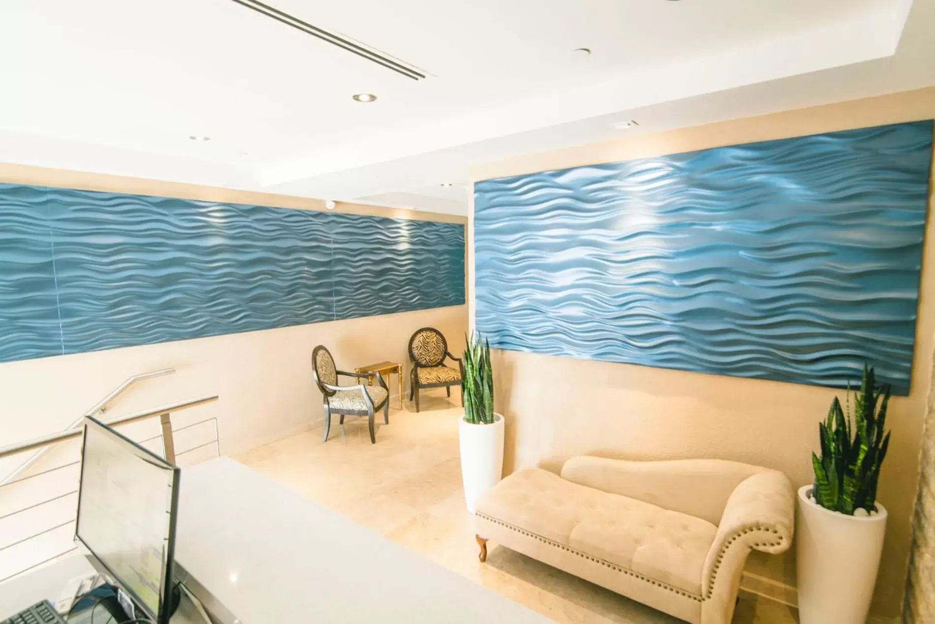 Lobby or reception in Ciqala Luxury Suites - San Juan