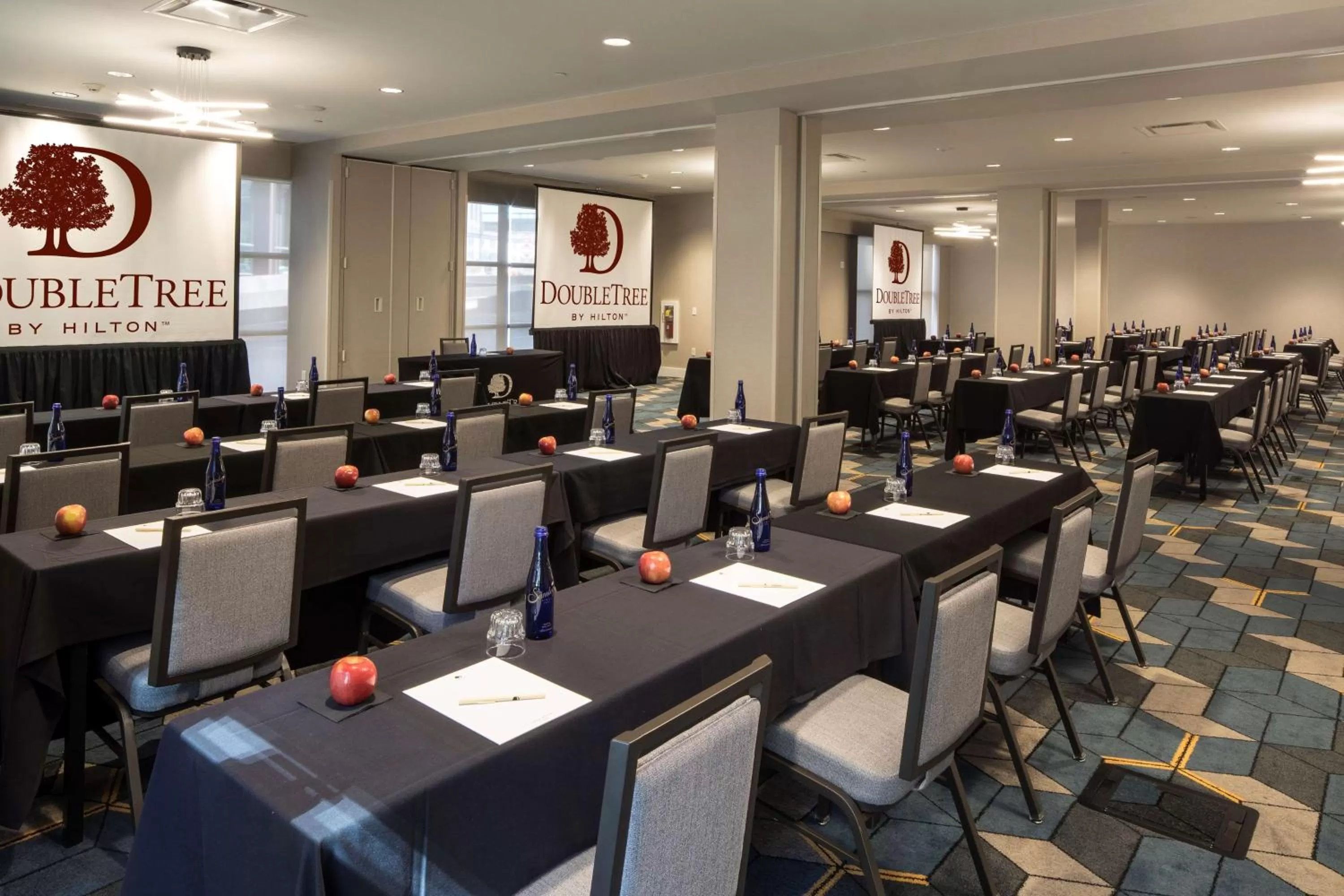 Meeting/conference room in DoubleTree by Hilton Hotel & Suites Pittsburgh Downtown