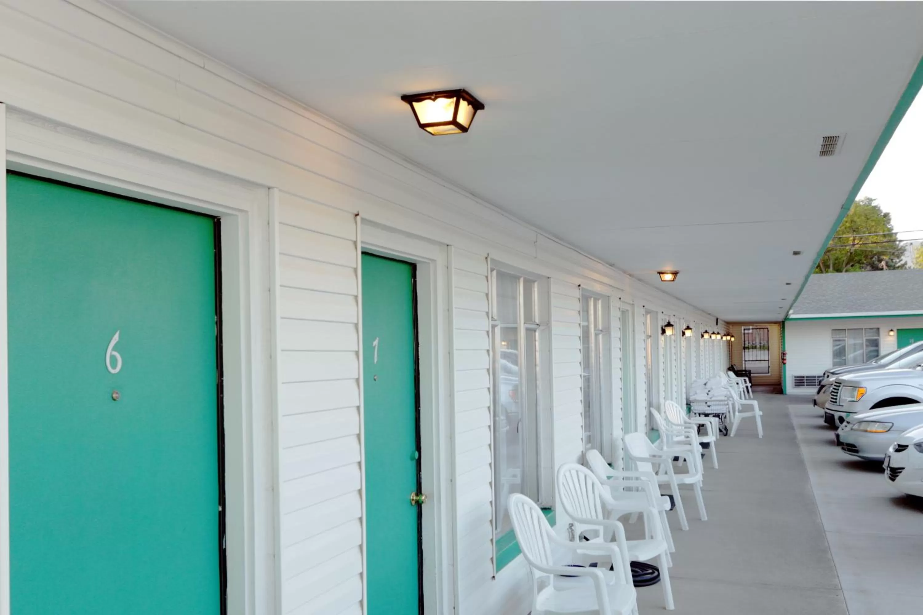 Patio in Town House Motel