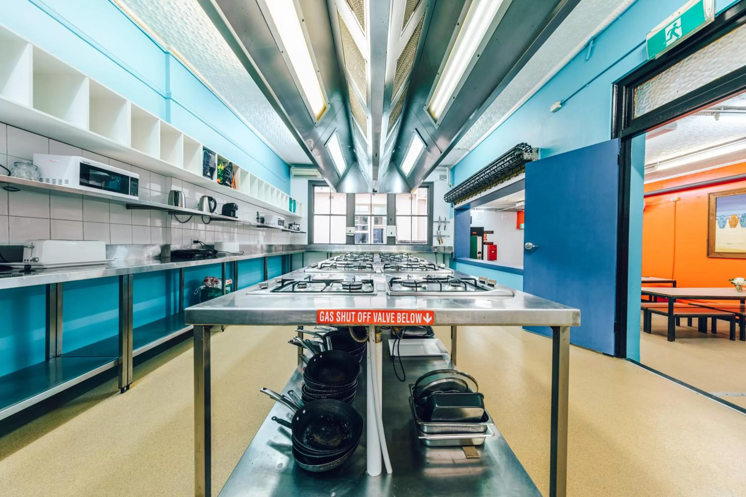 Communal kitchen in Maze Backpackers - Sydney