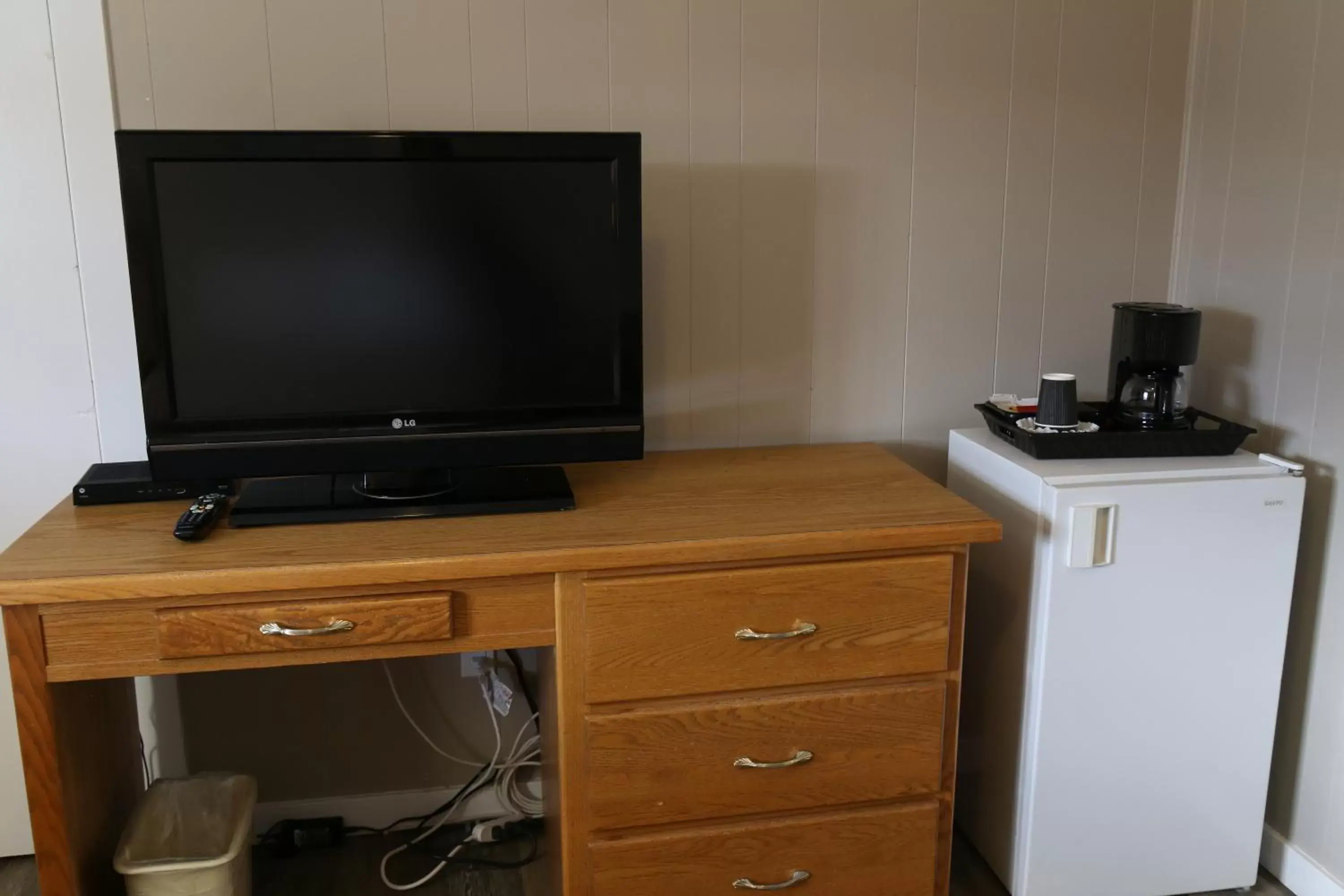 TV and multimedia, TV/Entertainment Center in Richter Pass Beach Resort