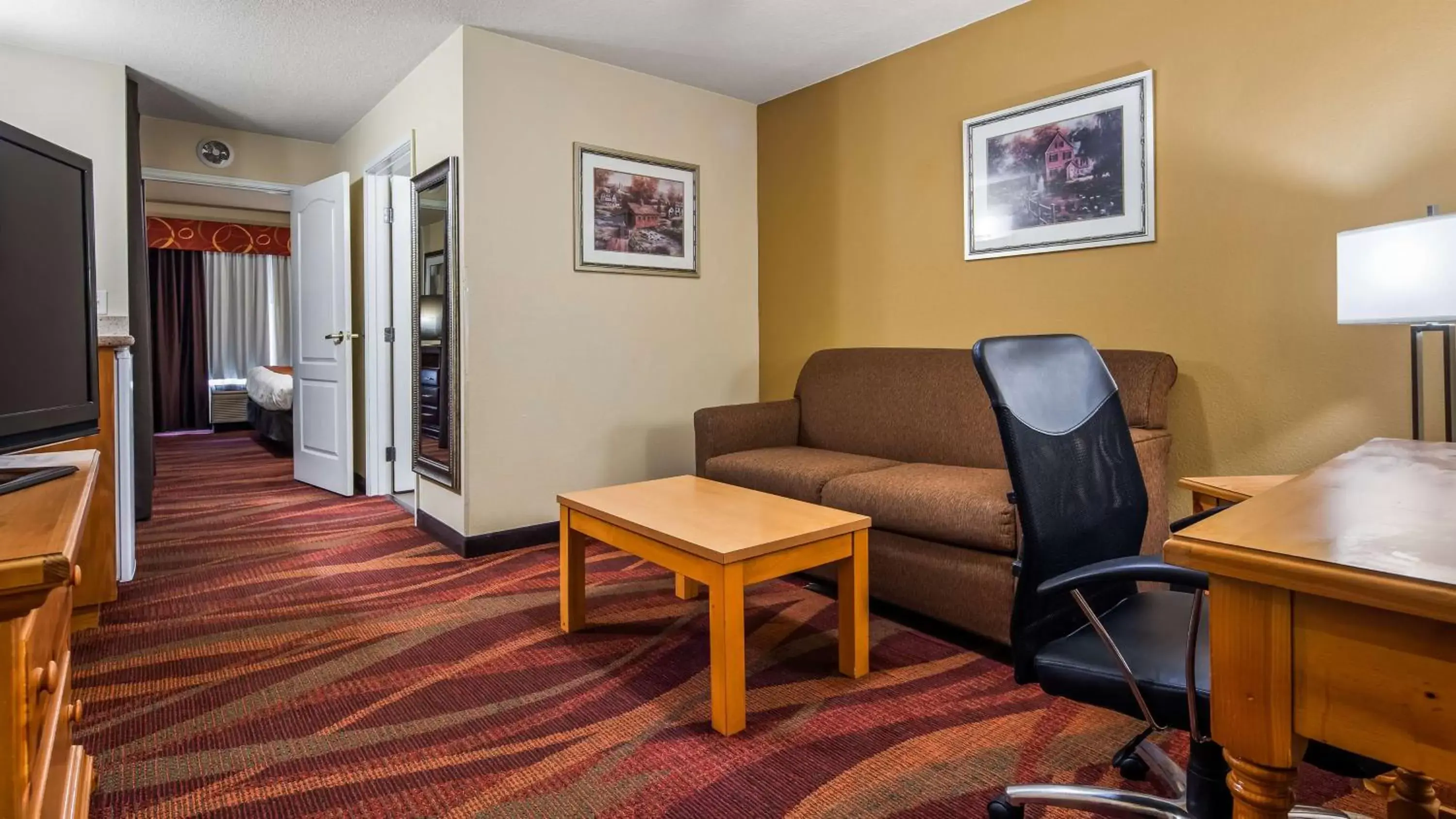Photo of the whole room, Seating Area in Best Western Plus Fort Wayne Inn & Suites North