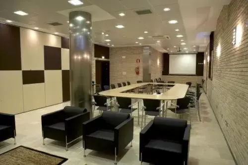 Business facilities in Euba Hotel