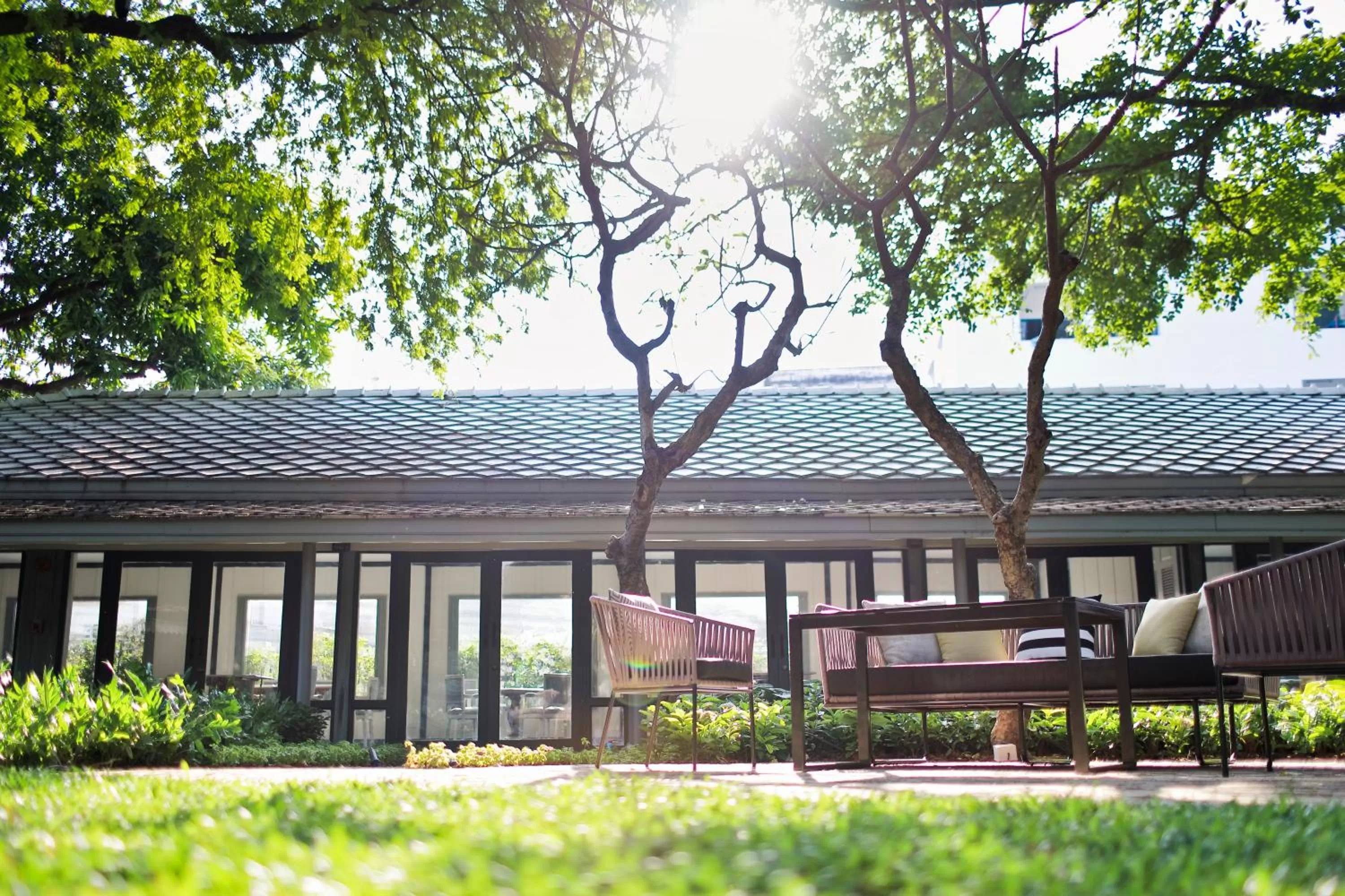 Garden in The Raweekanlaya Bangkok Wellness Cuisine Resort