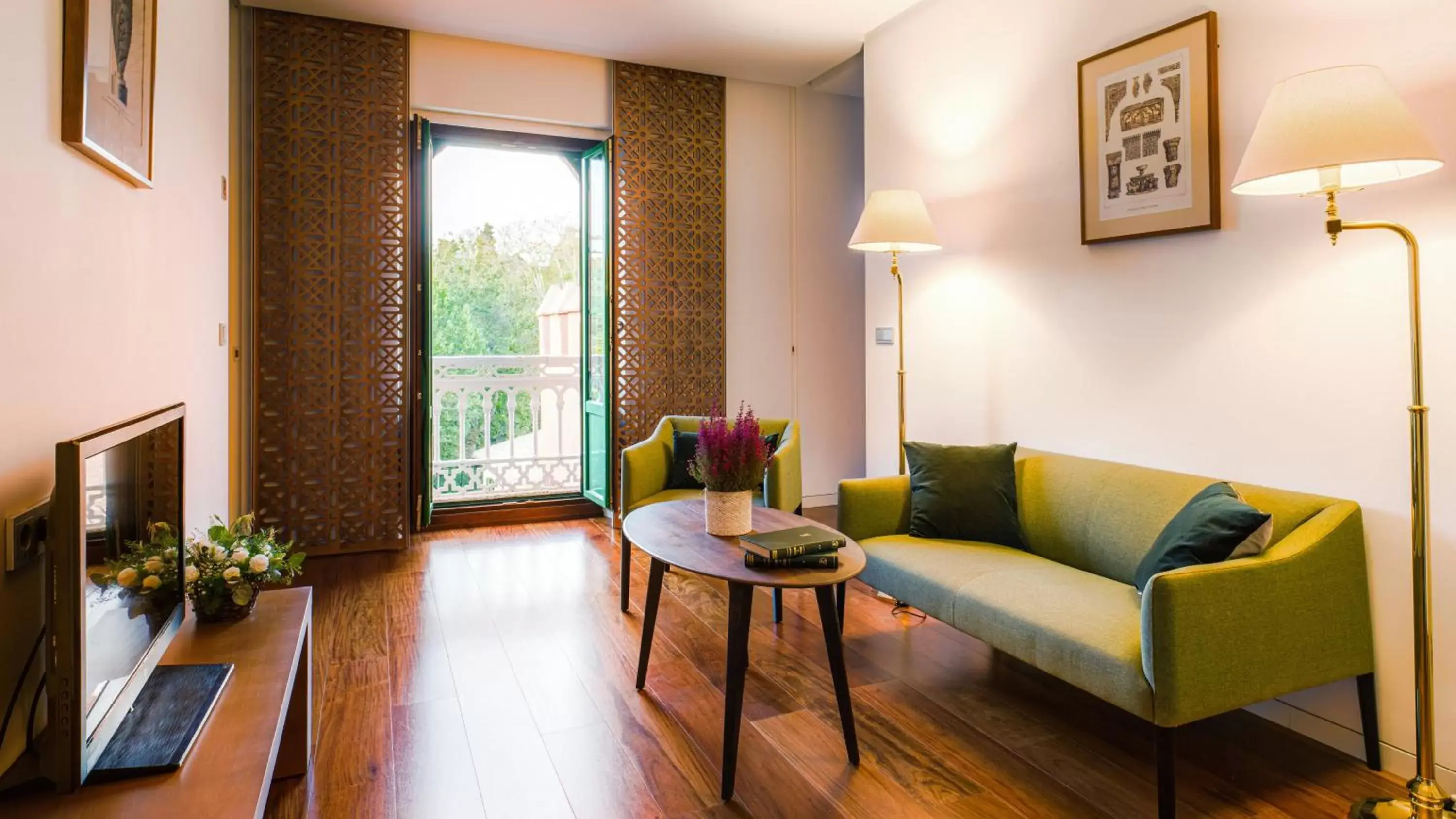 View (from property/room), Seating Area in Alhambra Palace Hotel