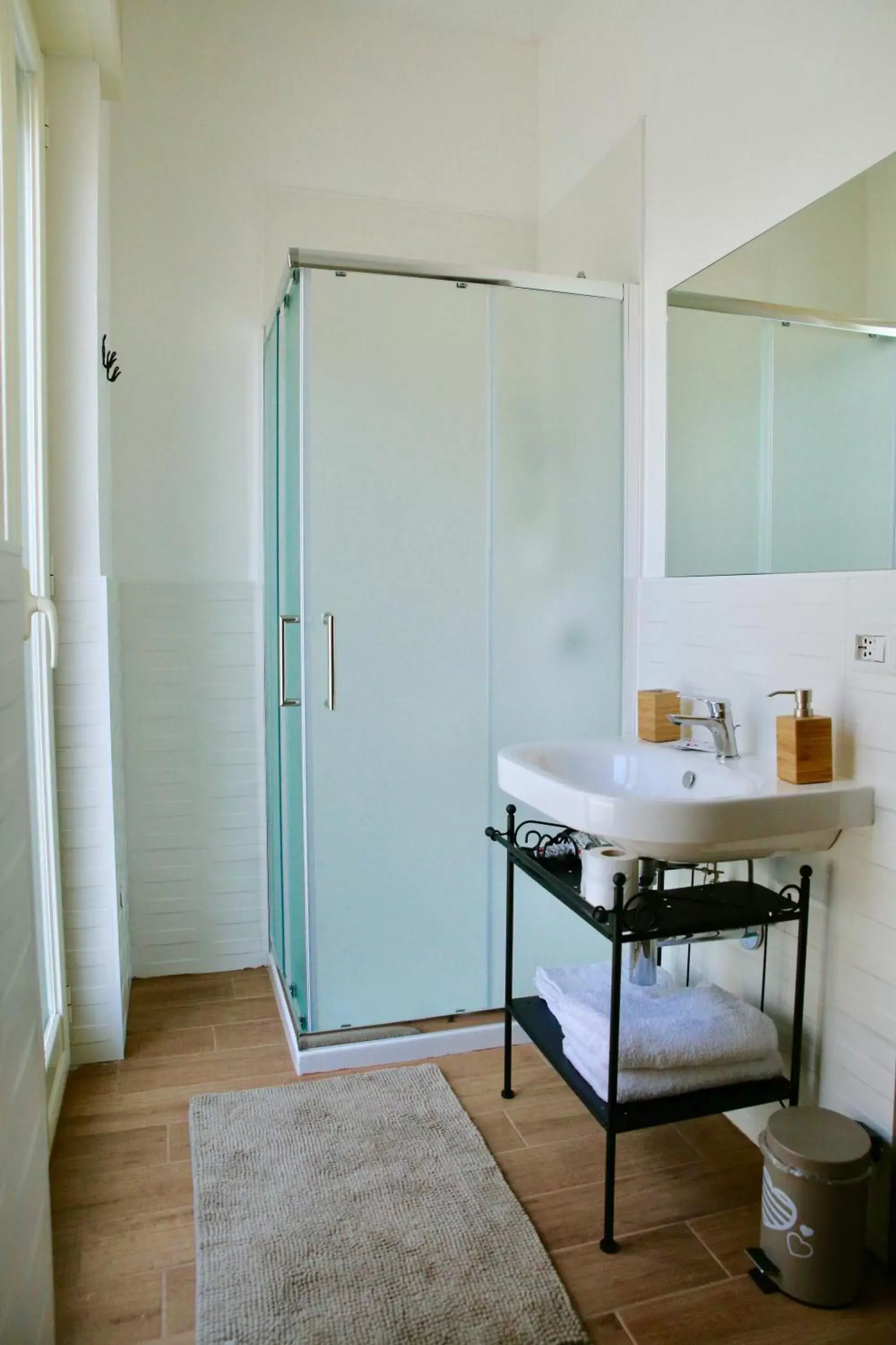 Shower, Bathroom in Andolfi 24 Rooms