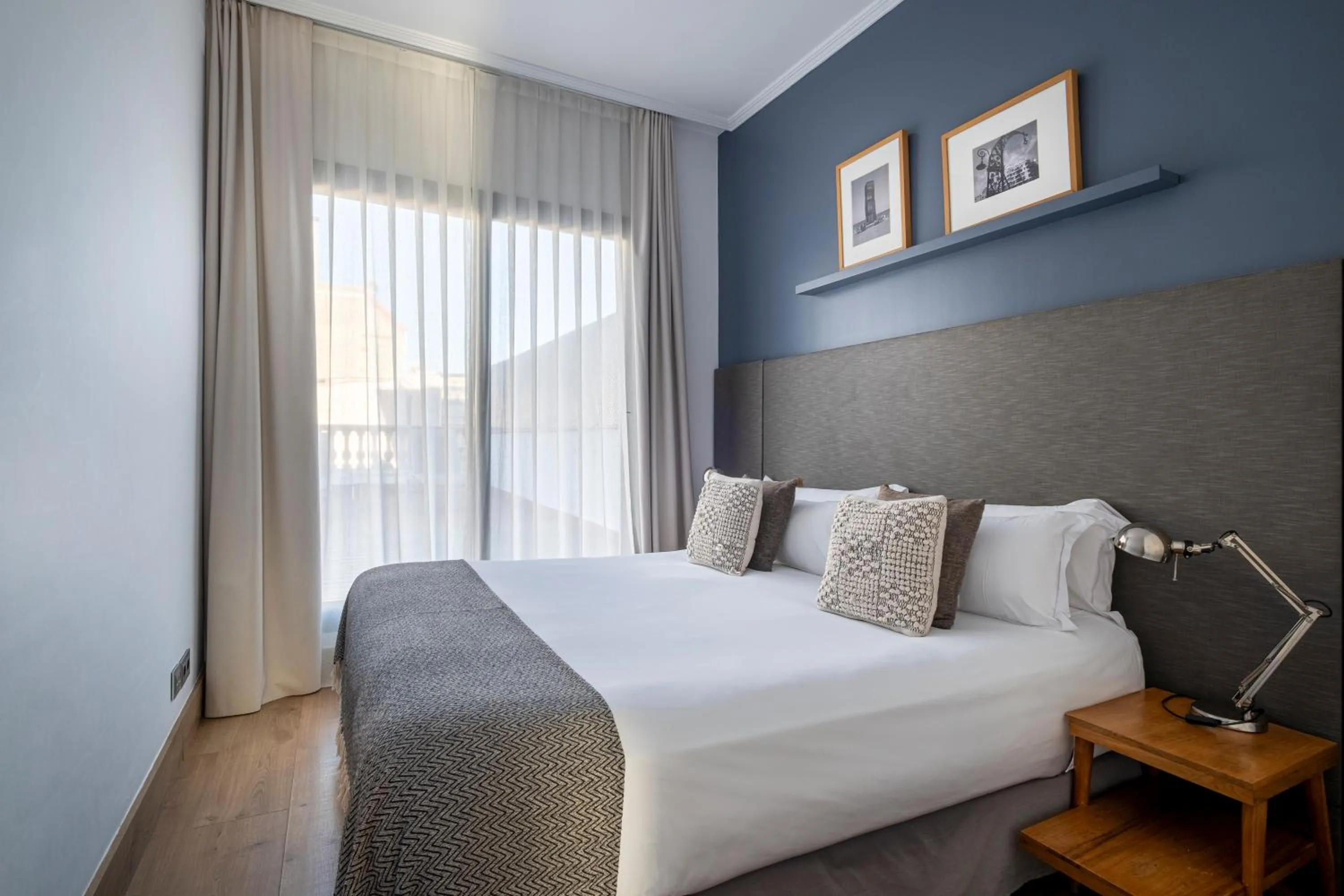 Bed in Apartments Sixtyfour