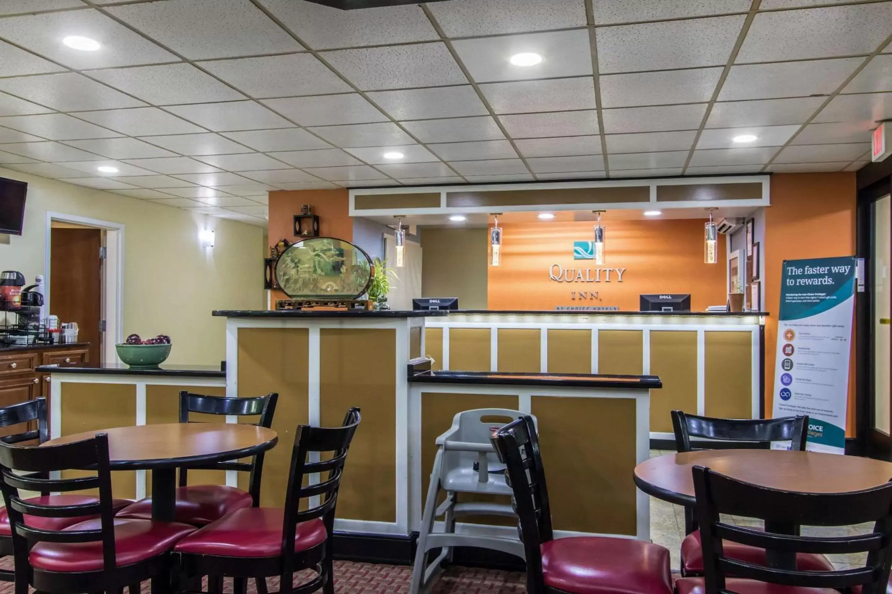 Lobby or reception, Restaurant/Places to Eat in Quality Inn Hixson-Chattanooga