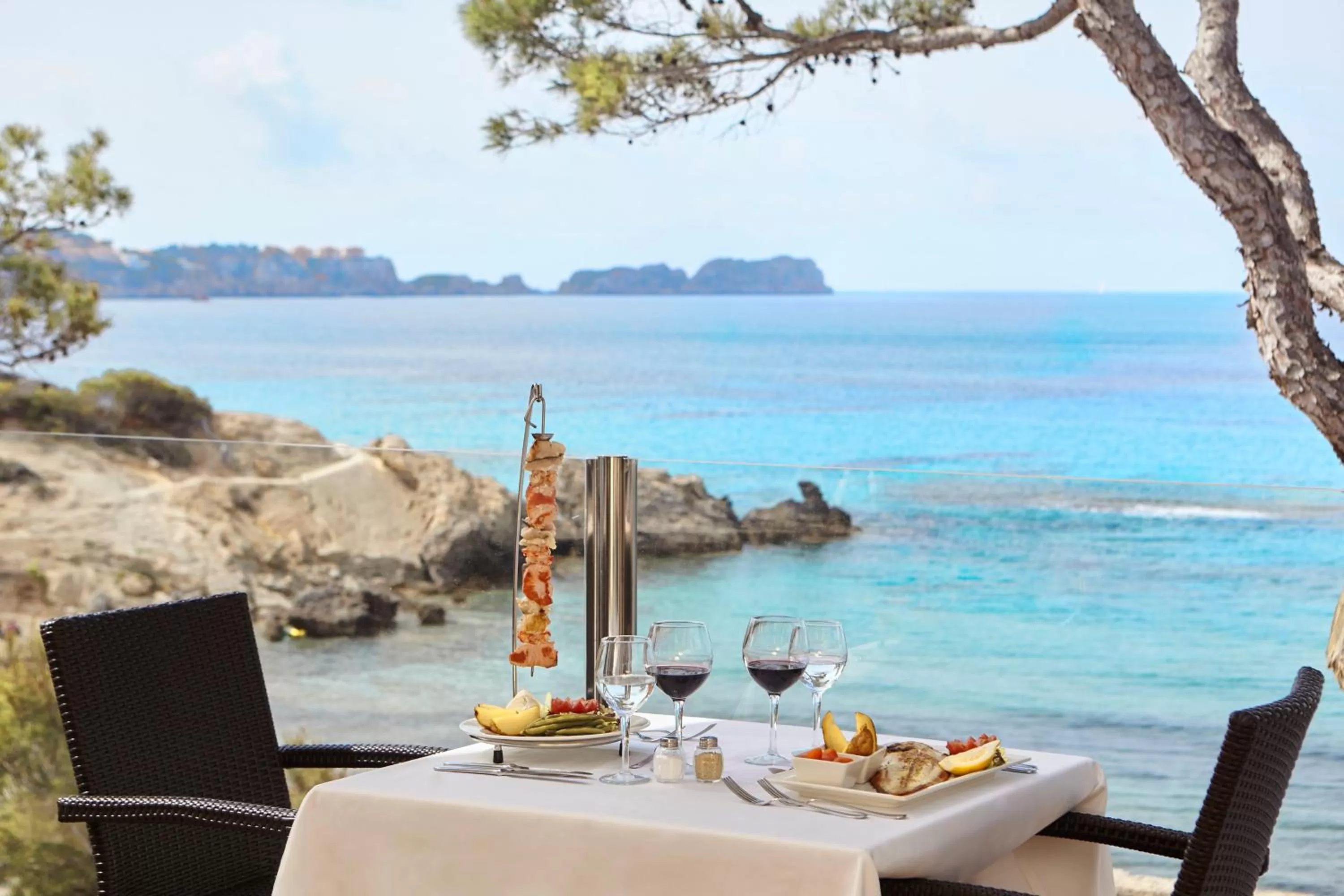 Restaurant/places to eat in Universal Hotel Lido Park & Spa