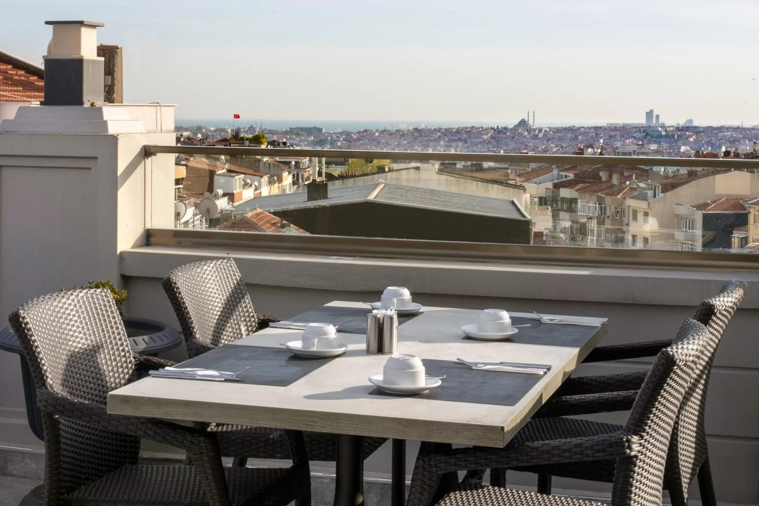 Restaurant/places to eat in Mercure Istanbul Bomonti