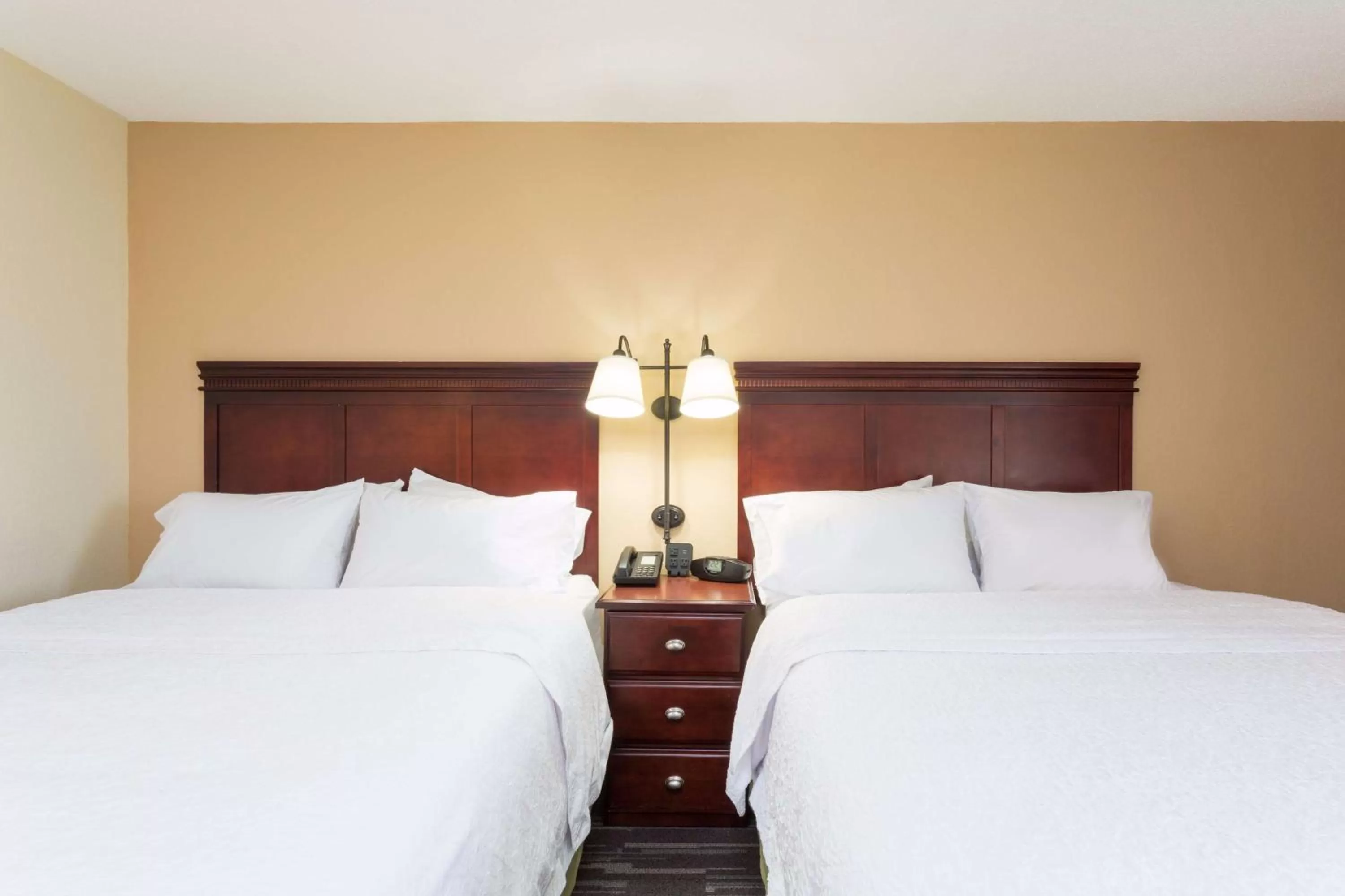 Bed in Hampton Inn Somerset