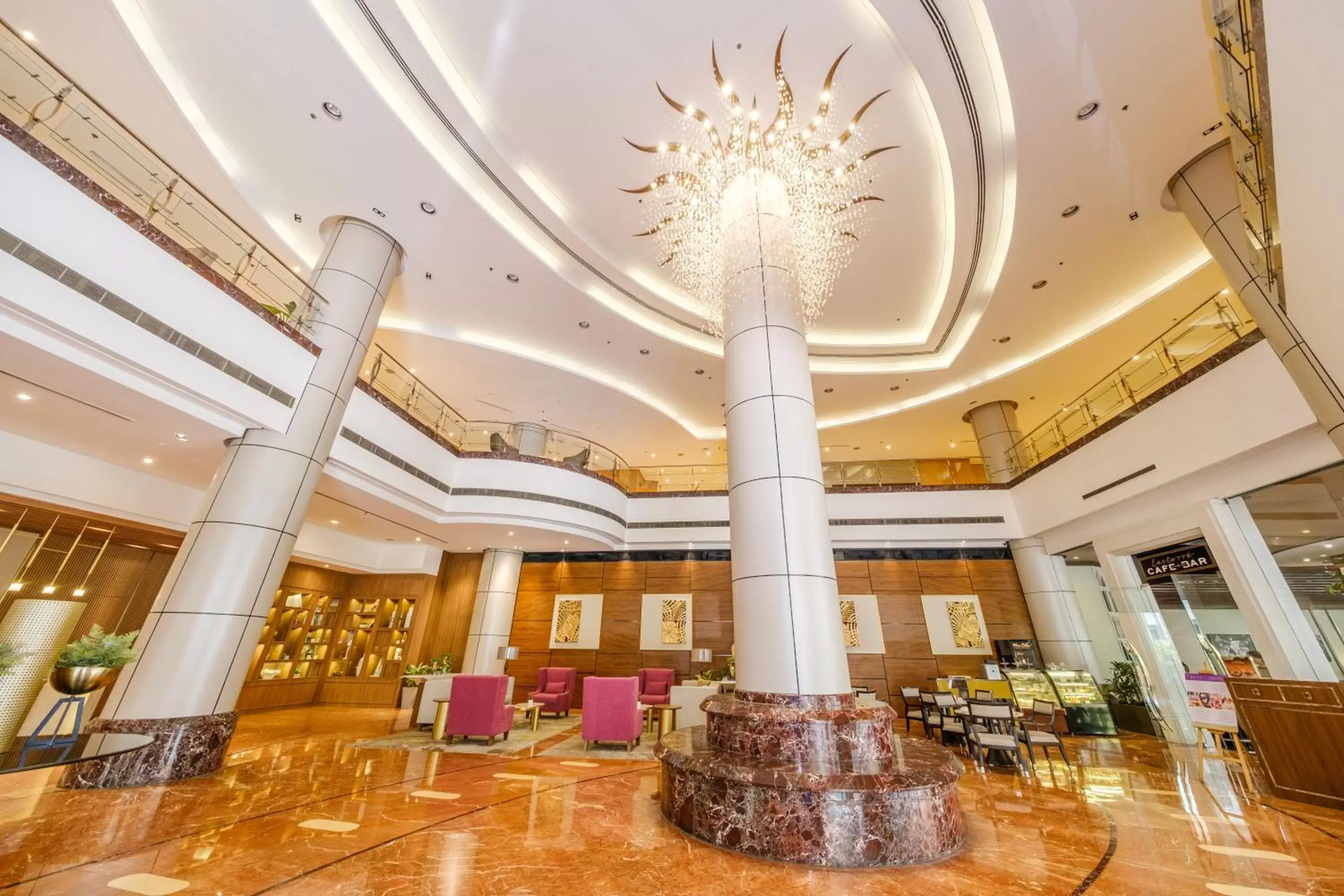 Restaurant/places to eat, Lobby/Reception in Eastwood Richmonde Hotel