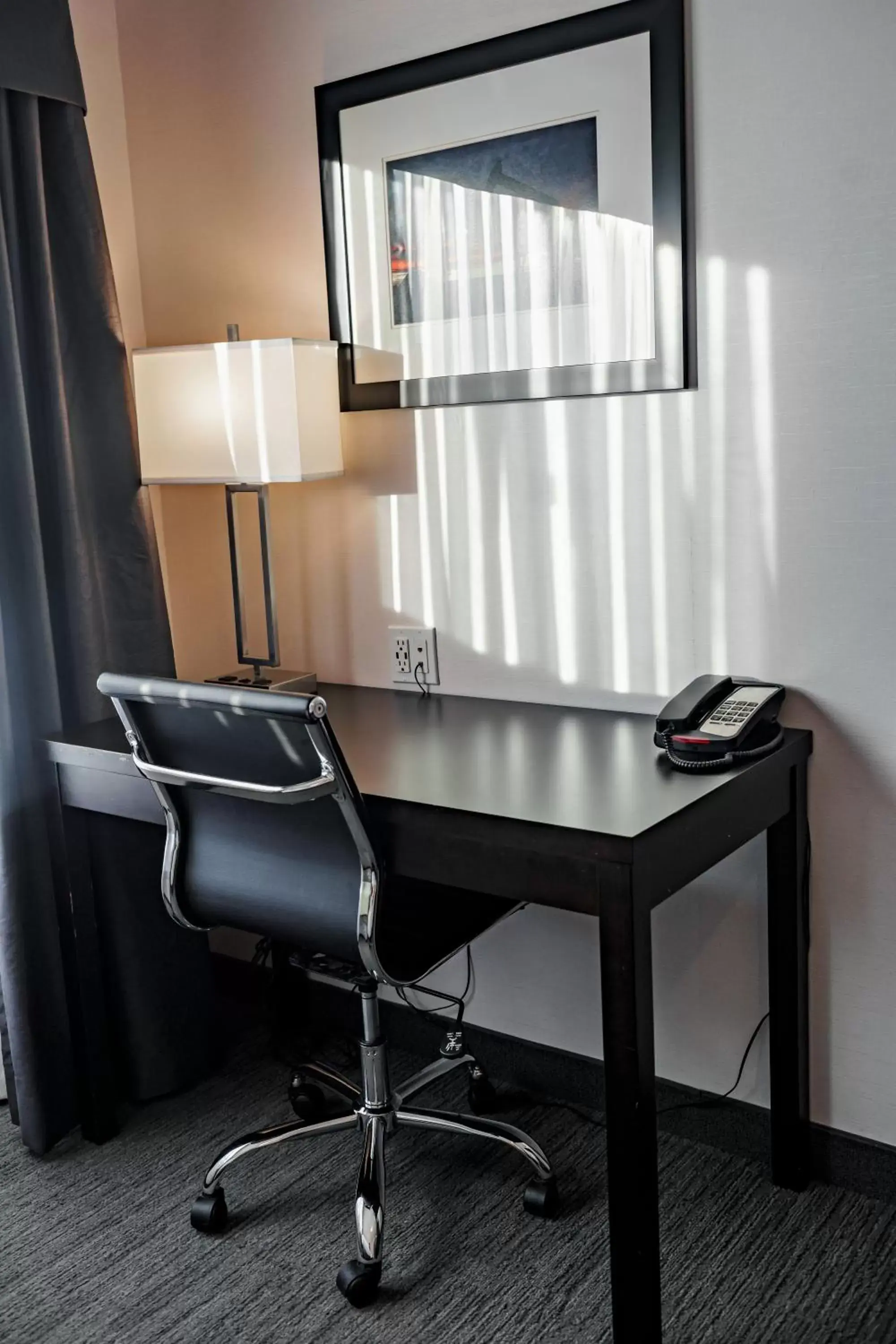 hair dresser, Kitchen/Kitchenette in Park Inn by Radisson Leduc AB