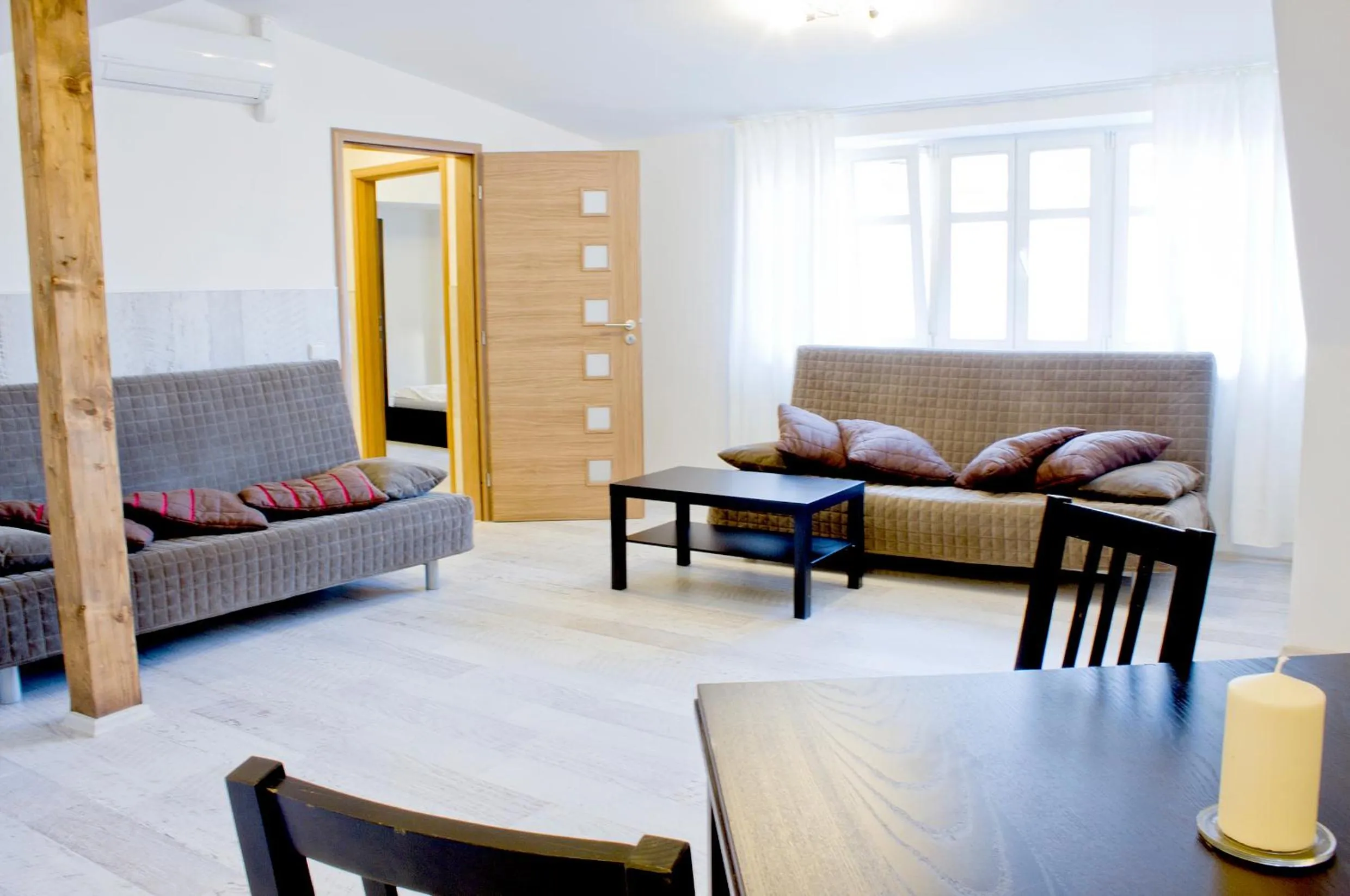 Photo of the whole room in Royal Court Legerova