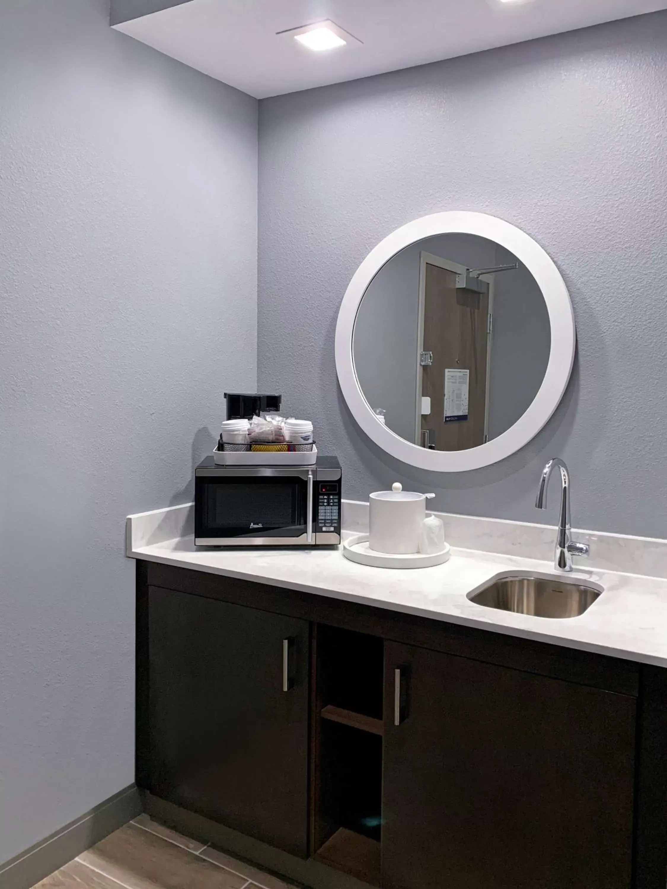 Photo of the whole room, Bathroom in Hampton Inn & Suites Houston East Beltway 8, Tx