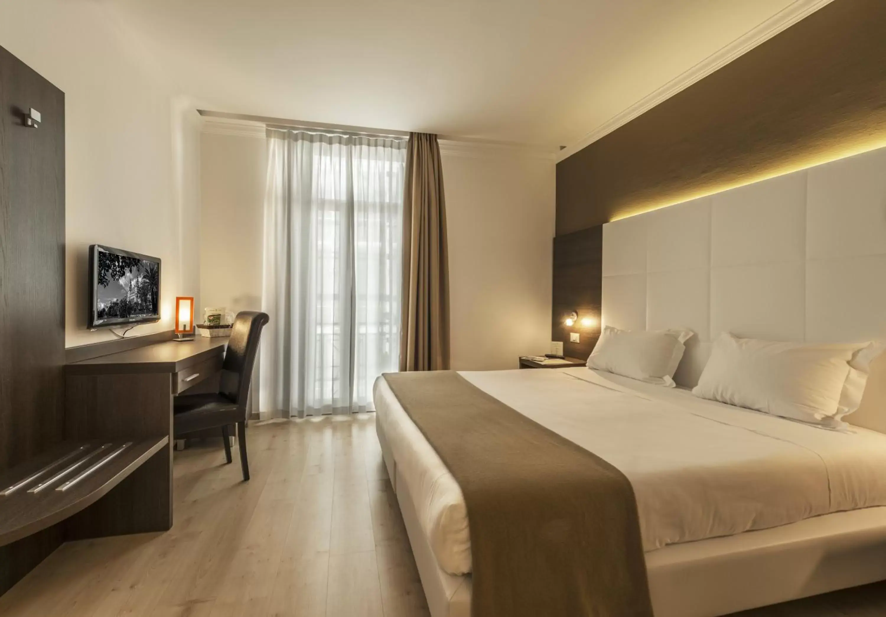 Bedroom, Bed in Ambassador-Monaco Bedroom, Bed in Ambassador-Monaco