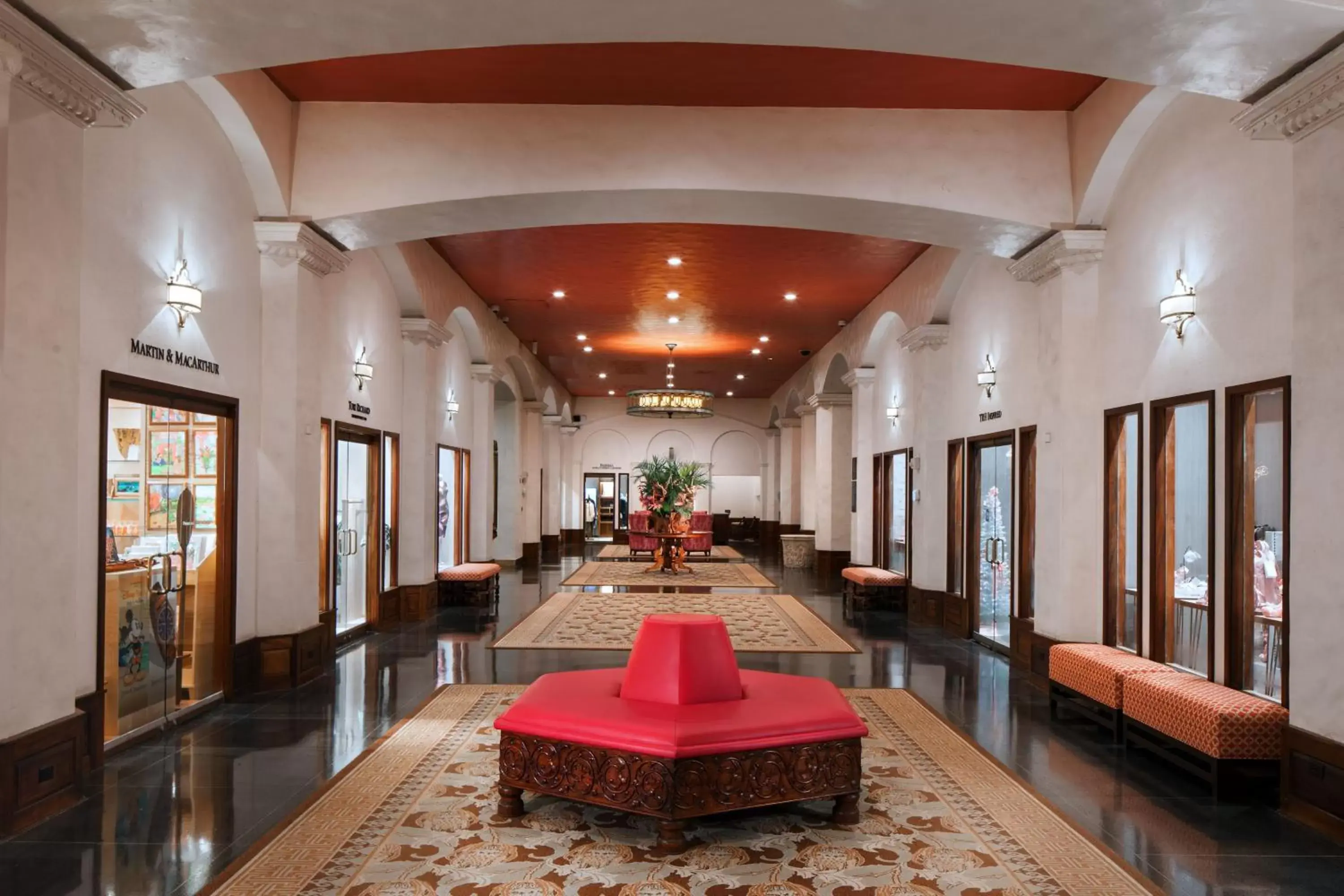 Lobby or reception in The Royal Hawaiian, A Luxury Collection Resort, Waikiki