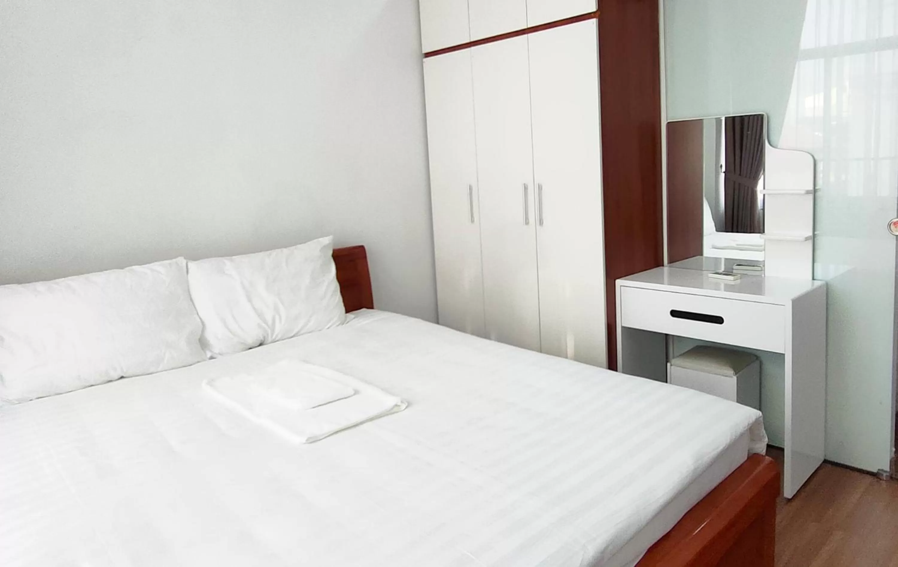 Bed in Era Apartment Đông Các