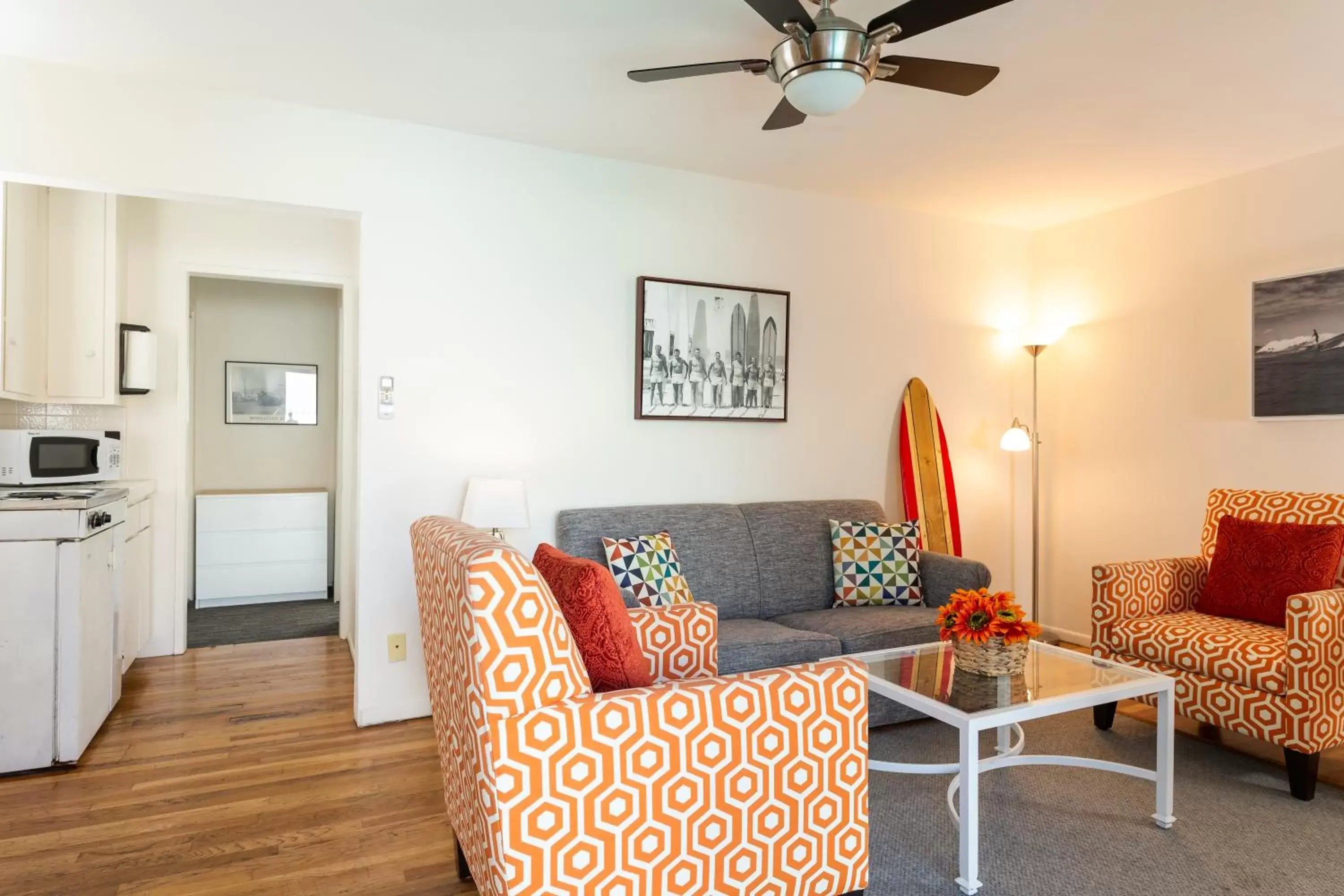 TV and multimedia in The Sea View Inn At The Beach TV and multimedia in The Sea View Inn At The Beach