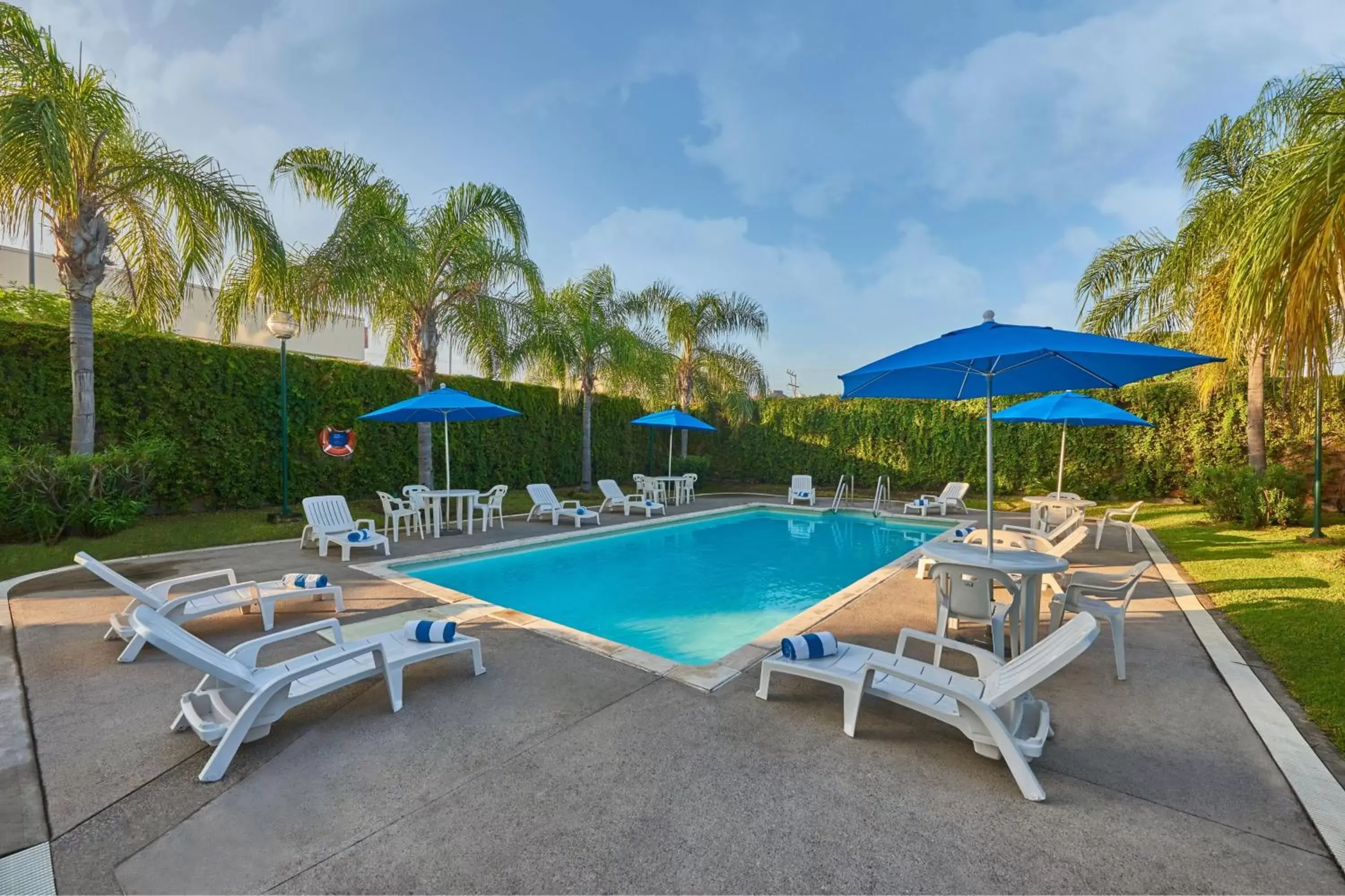 Swimming Pool in City Express by Marriott Mazatlan