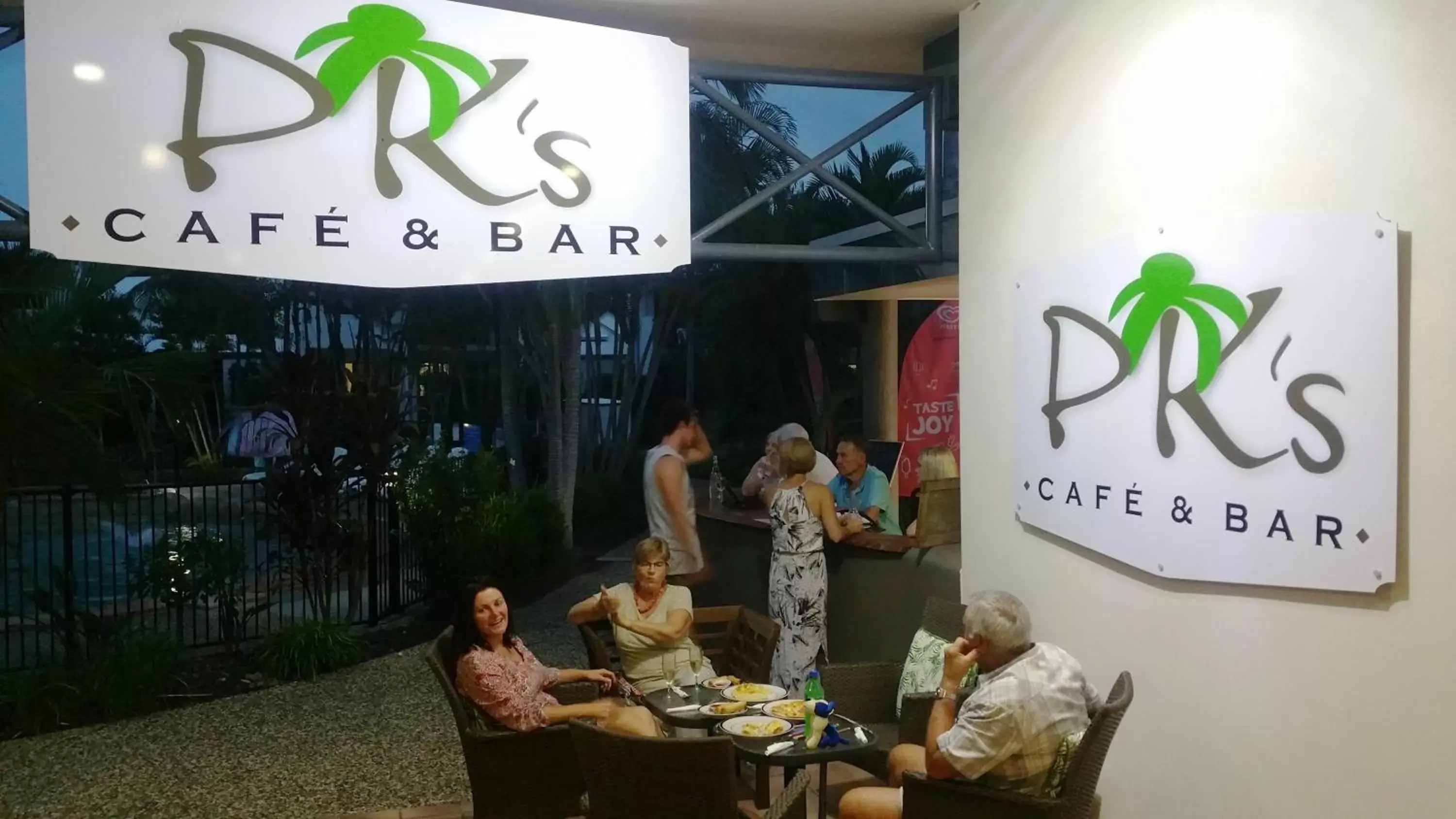 Lounge or bar in Ivory Palms Resort Noosa