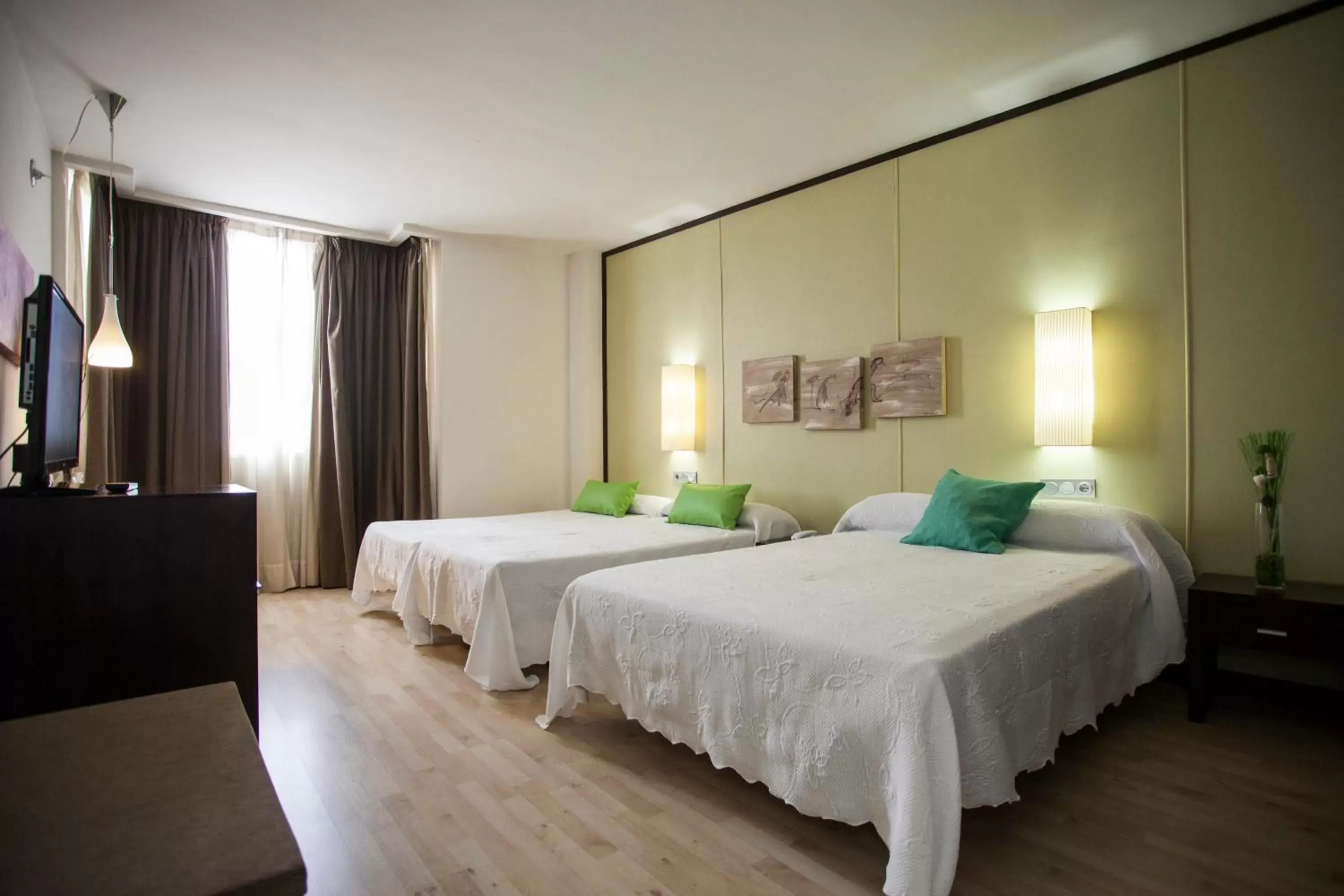 Photo of the whole room, Bed in Hotel Puerta de Ocaña