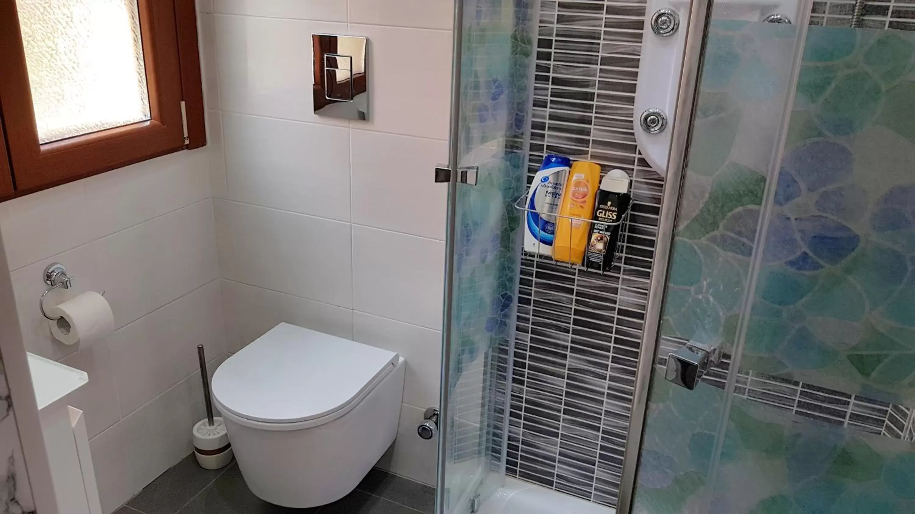 Shower, Bathroom in Inna Best House