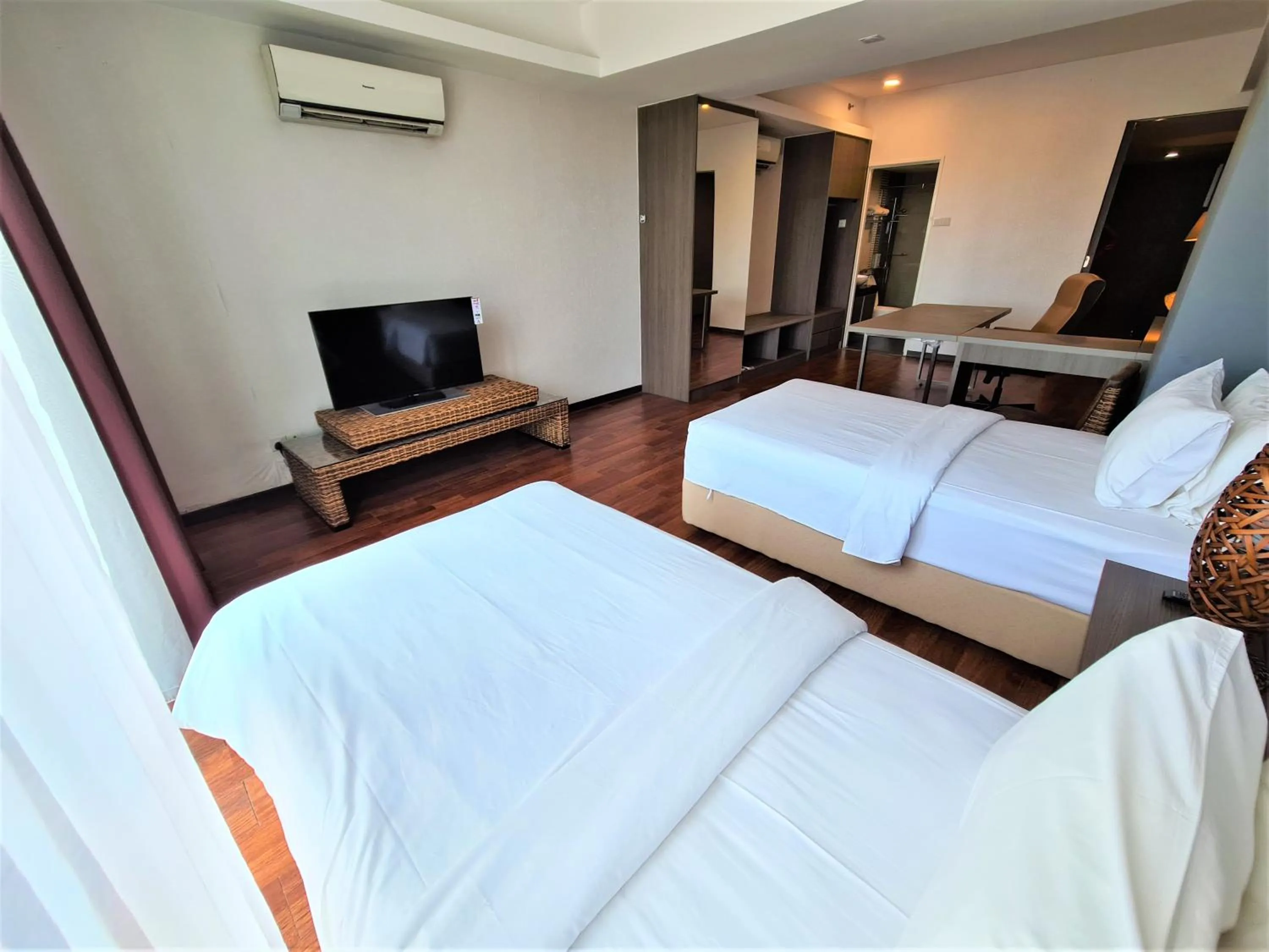 Bedroom, Bed in Nexus Regency Suites & Hotel
