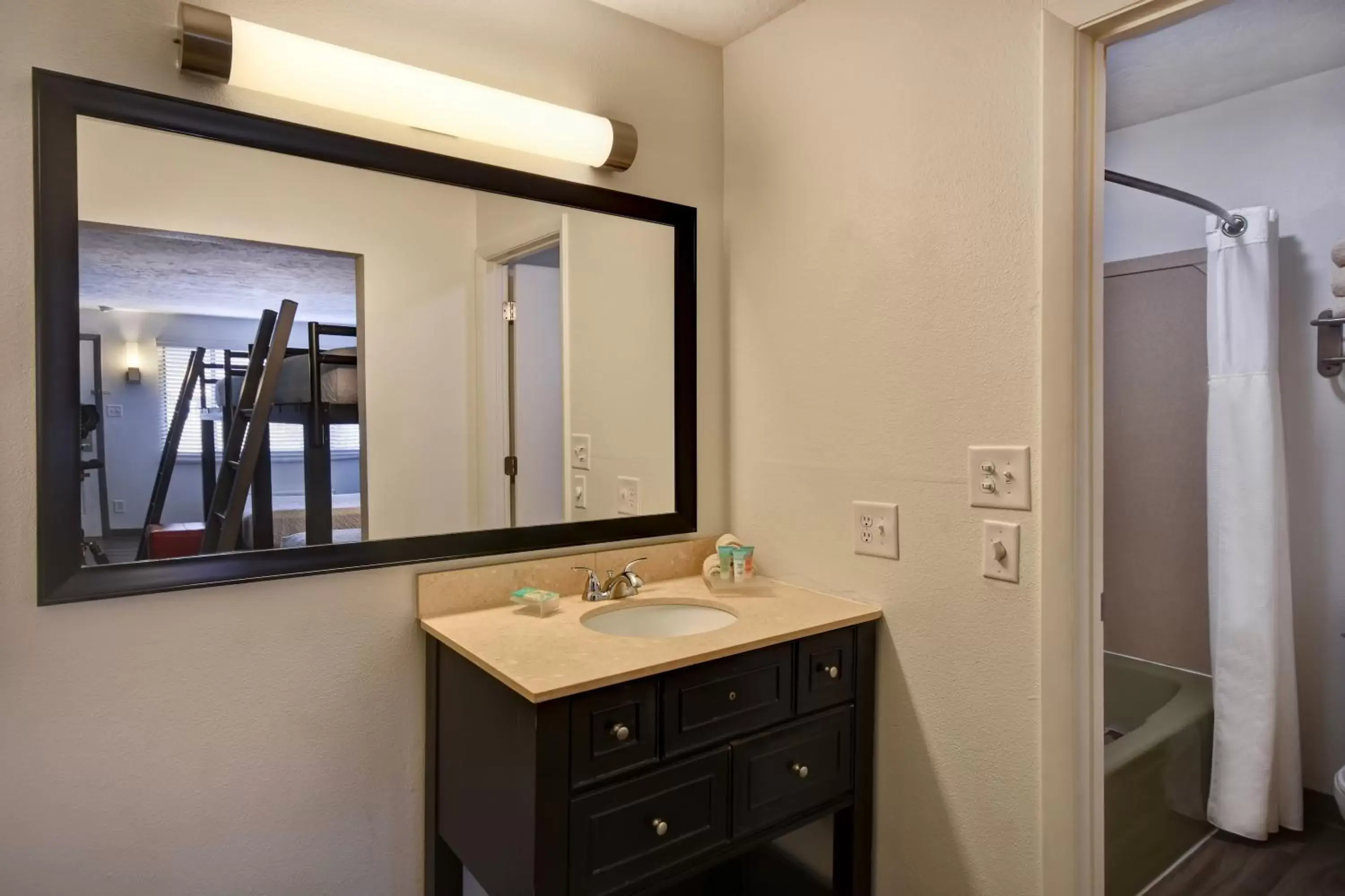 Bathroom in Expedition Lodge