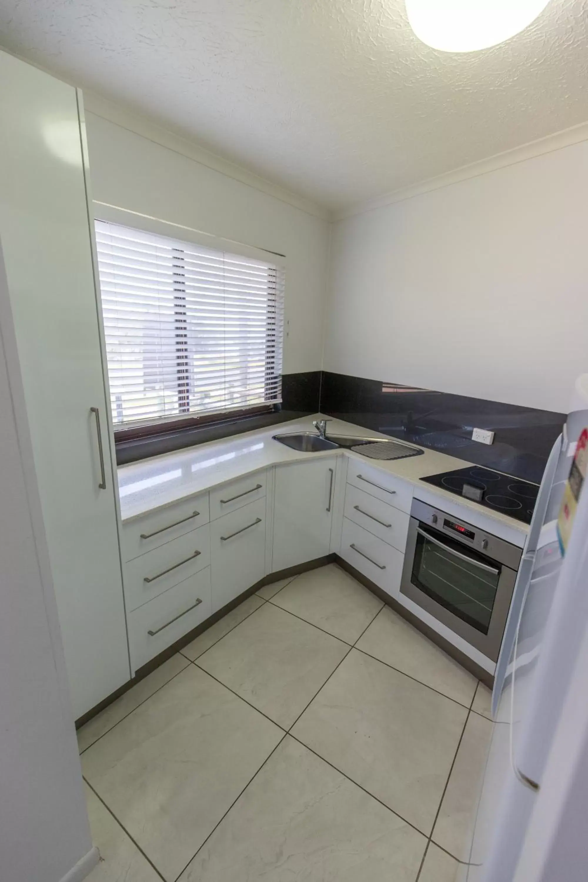 Kitchen/Kitchenette in Rosslyn Bay Resort Yeppoon