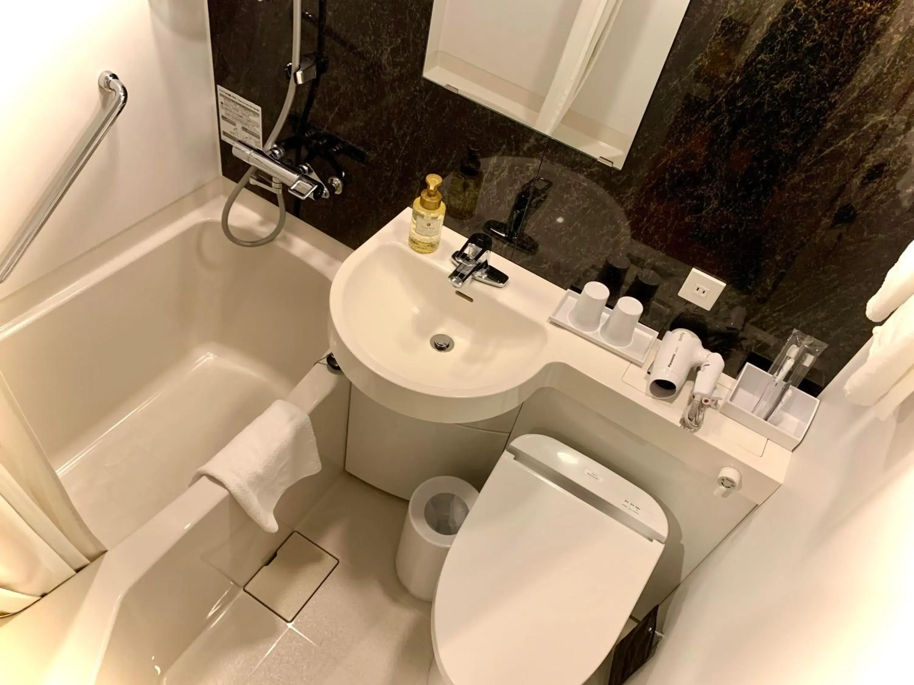 Toilet, Bathroom in Henn na Hotel Tokyo Haneda