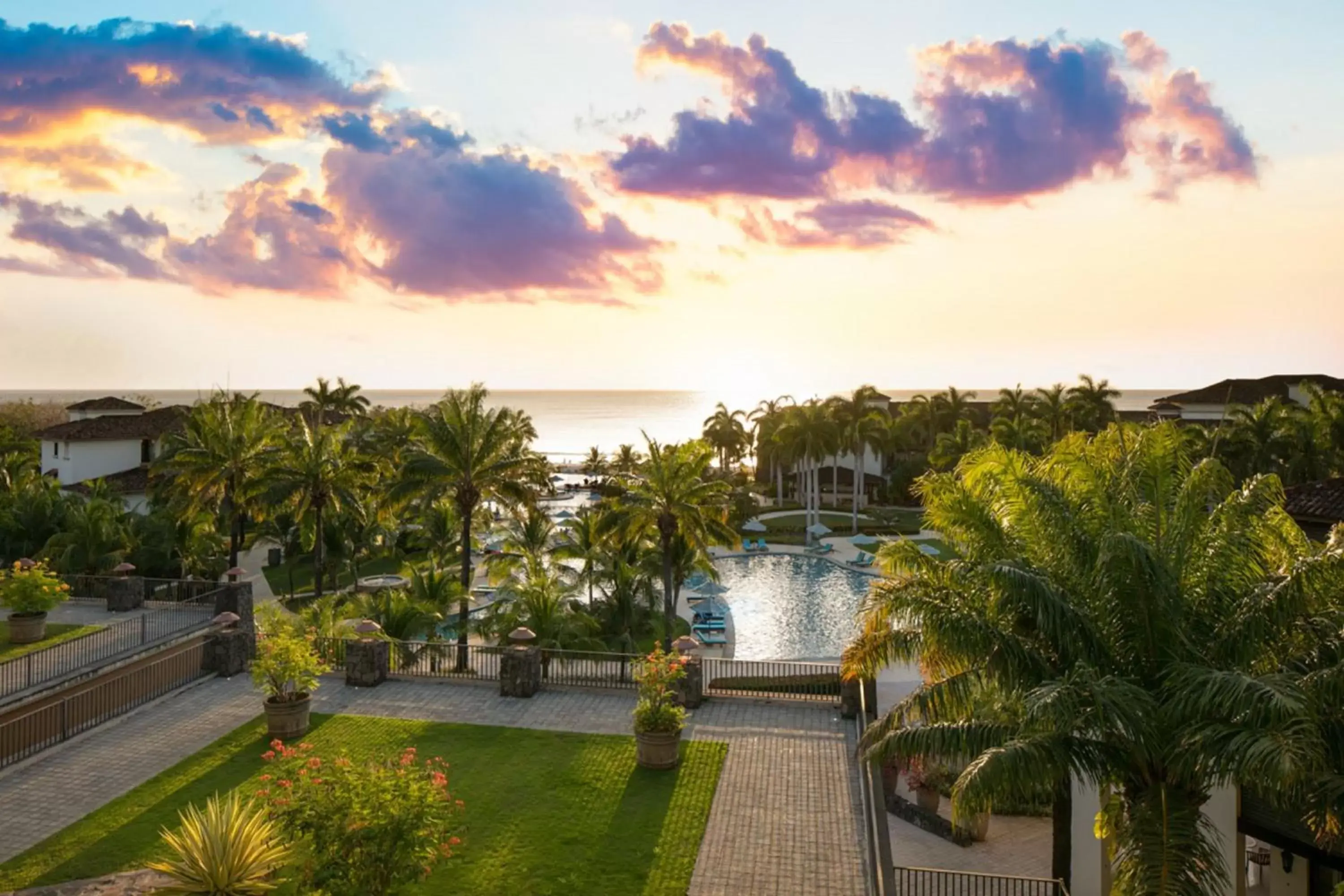 Swimming pool in JW Marriott Guanacaste Resort & Spa